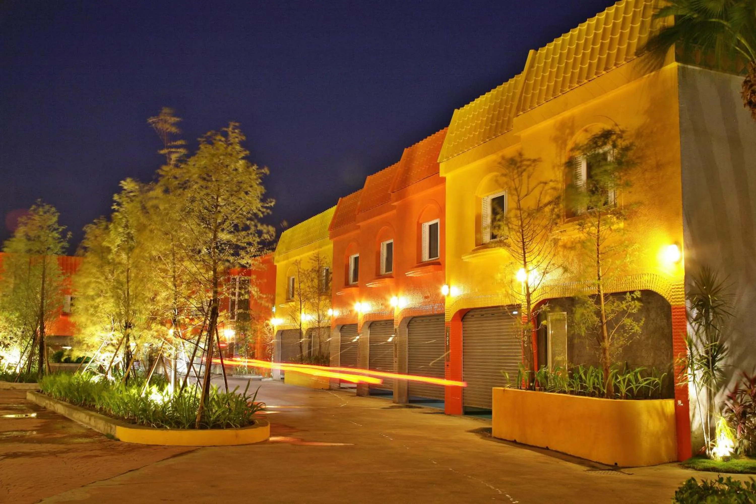 Garden view in Chusha Motel
