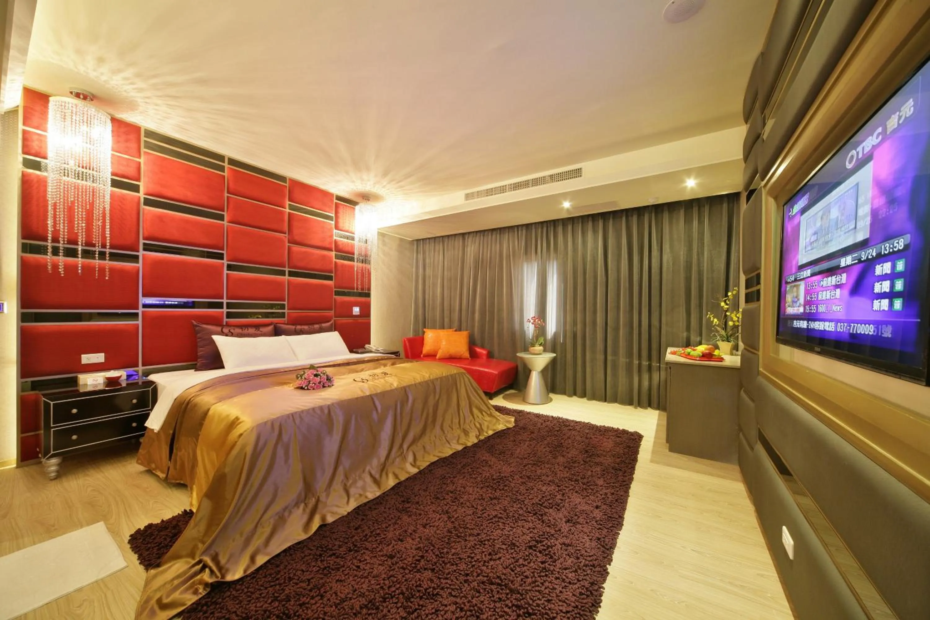 Photo of the whole room, Bed in Chusha Motel