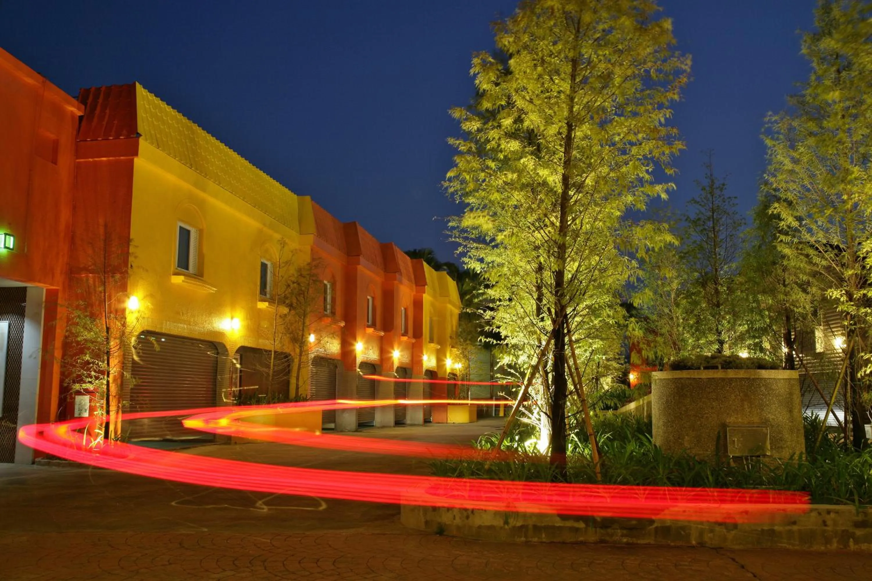 Garden view in Chusha Motel