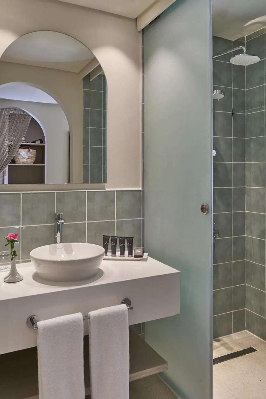 Shower in Three Corners Ocean View El Gouna - Adults Only