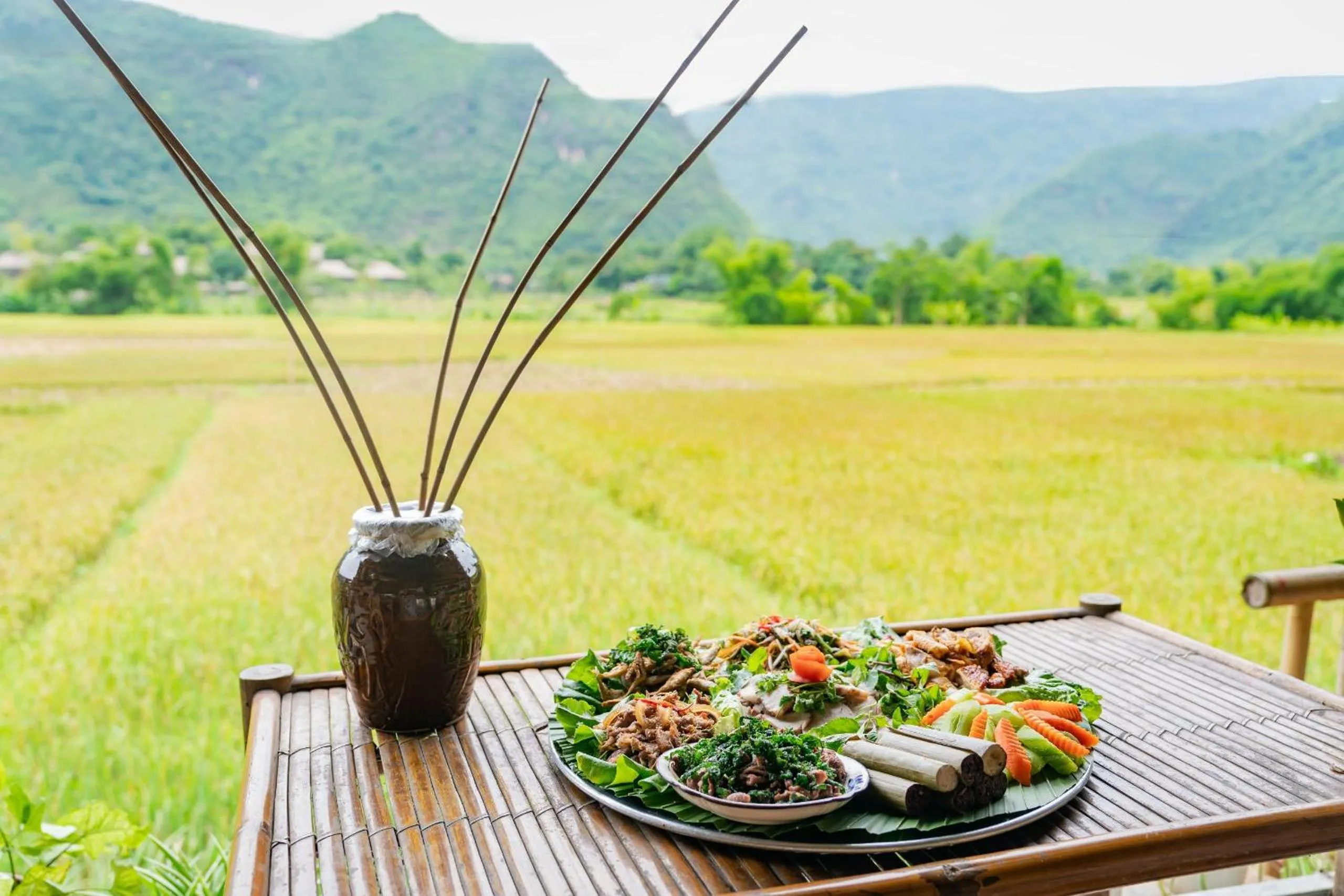 Restaurant/places to eat in Mai Chau Sunrise Village