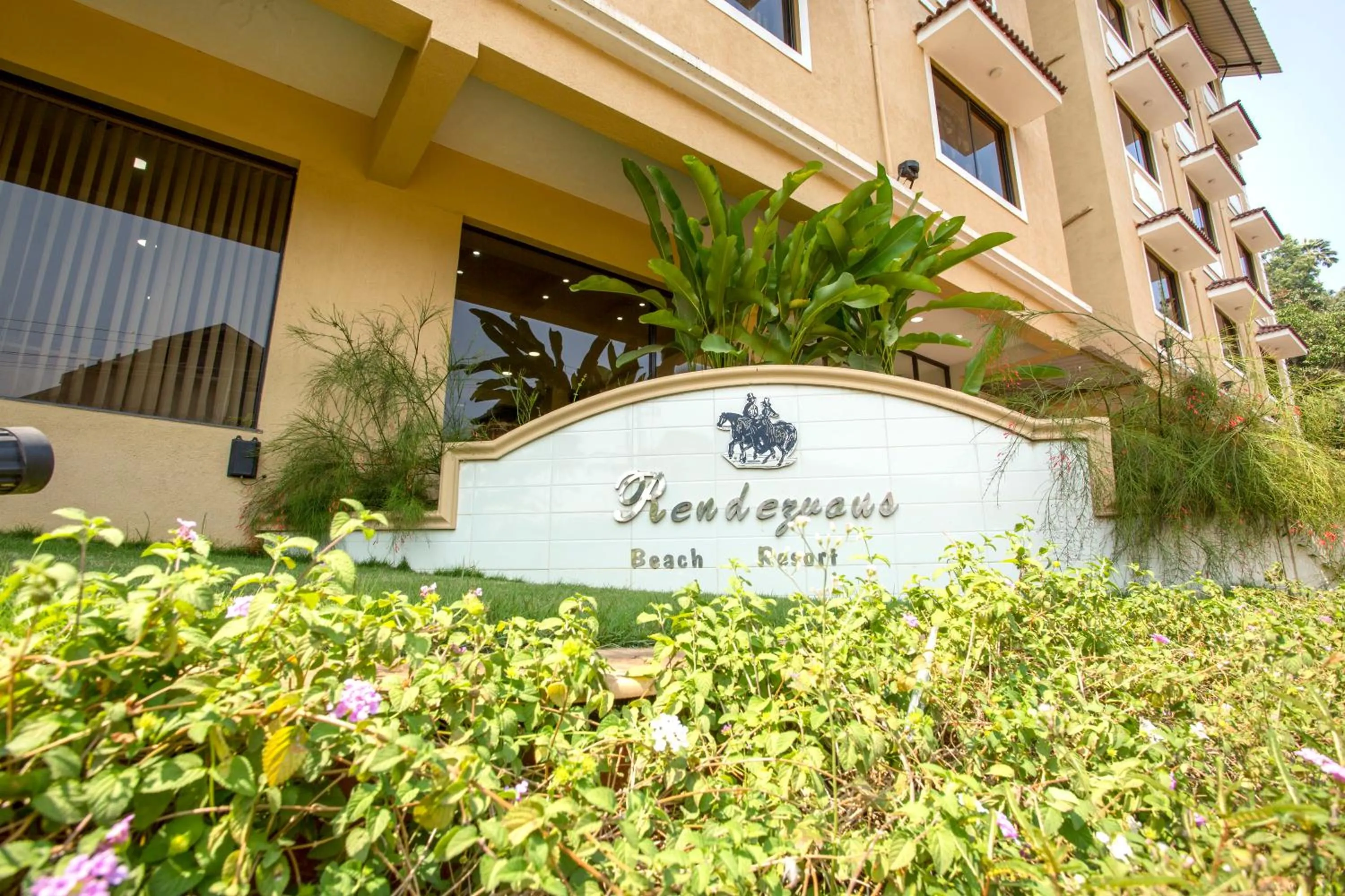 Facade/entrance in Rendezvous Beach Resort Panjim