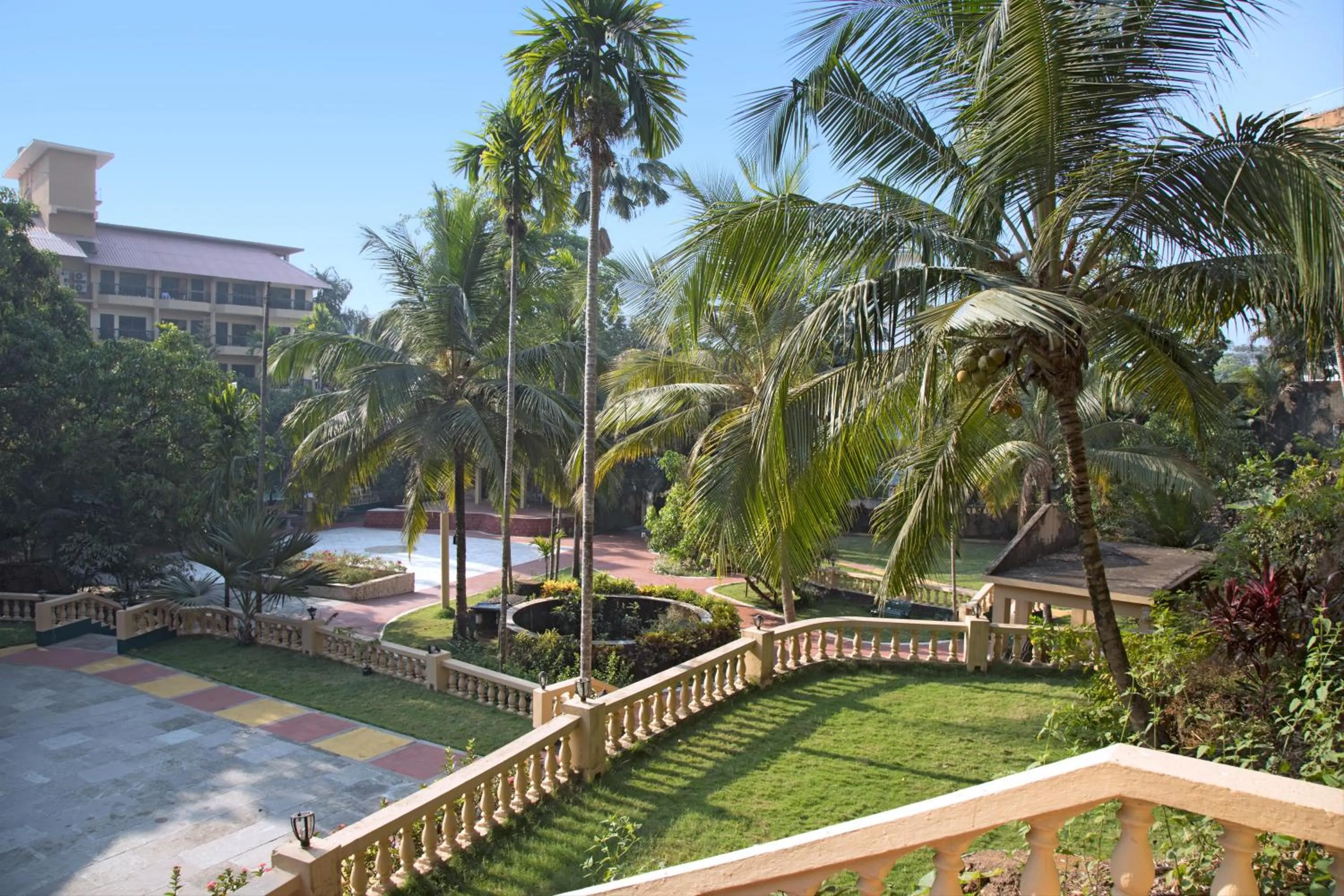 Garden in Rendezvous Beach Resort Panjim