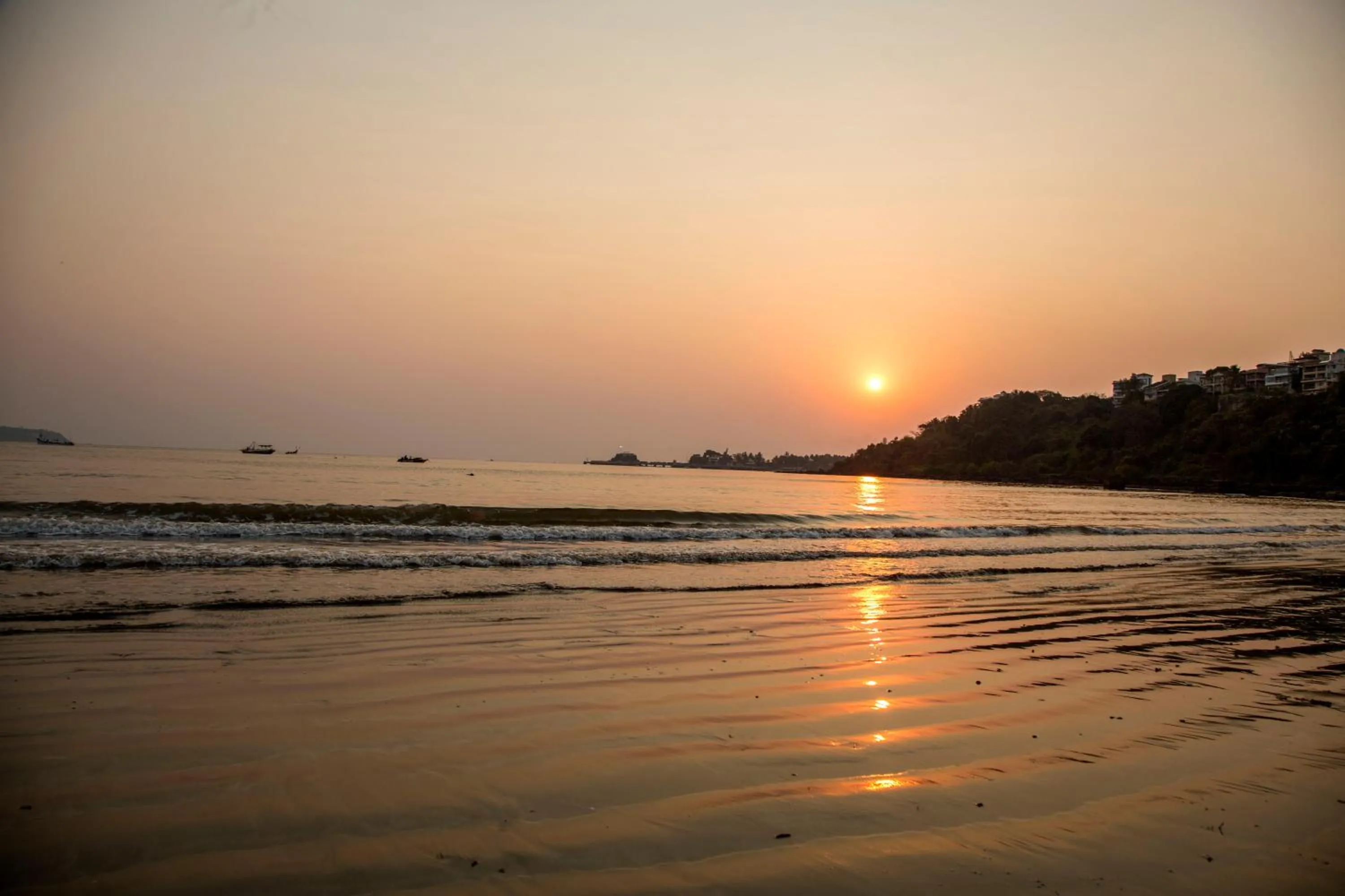 Beach in Rendezvous Beach Resort Panjim