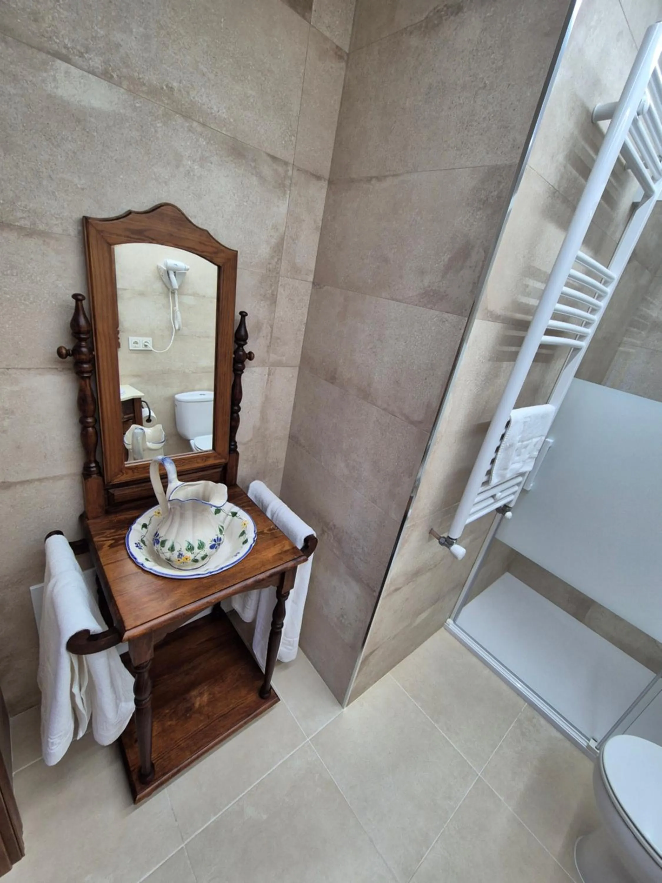 Bathroom in Apartamentos Rio Almar
