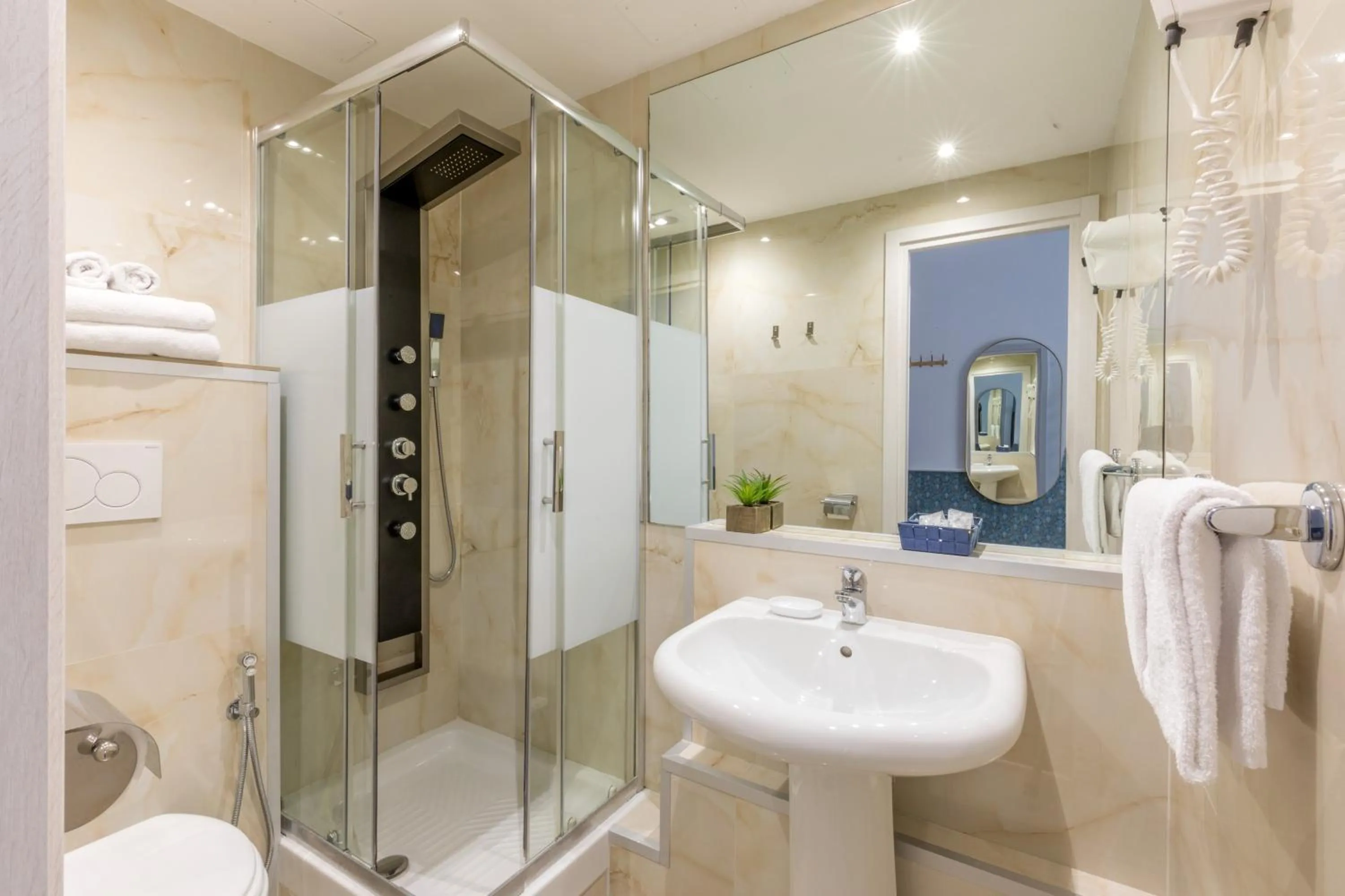 Shower in Amalia Suites by Remember Rome