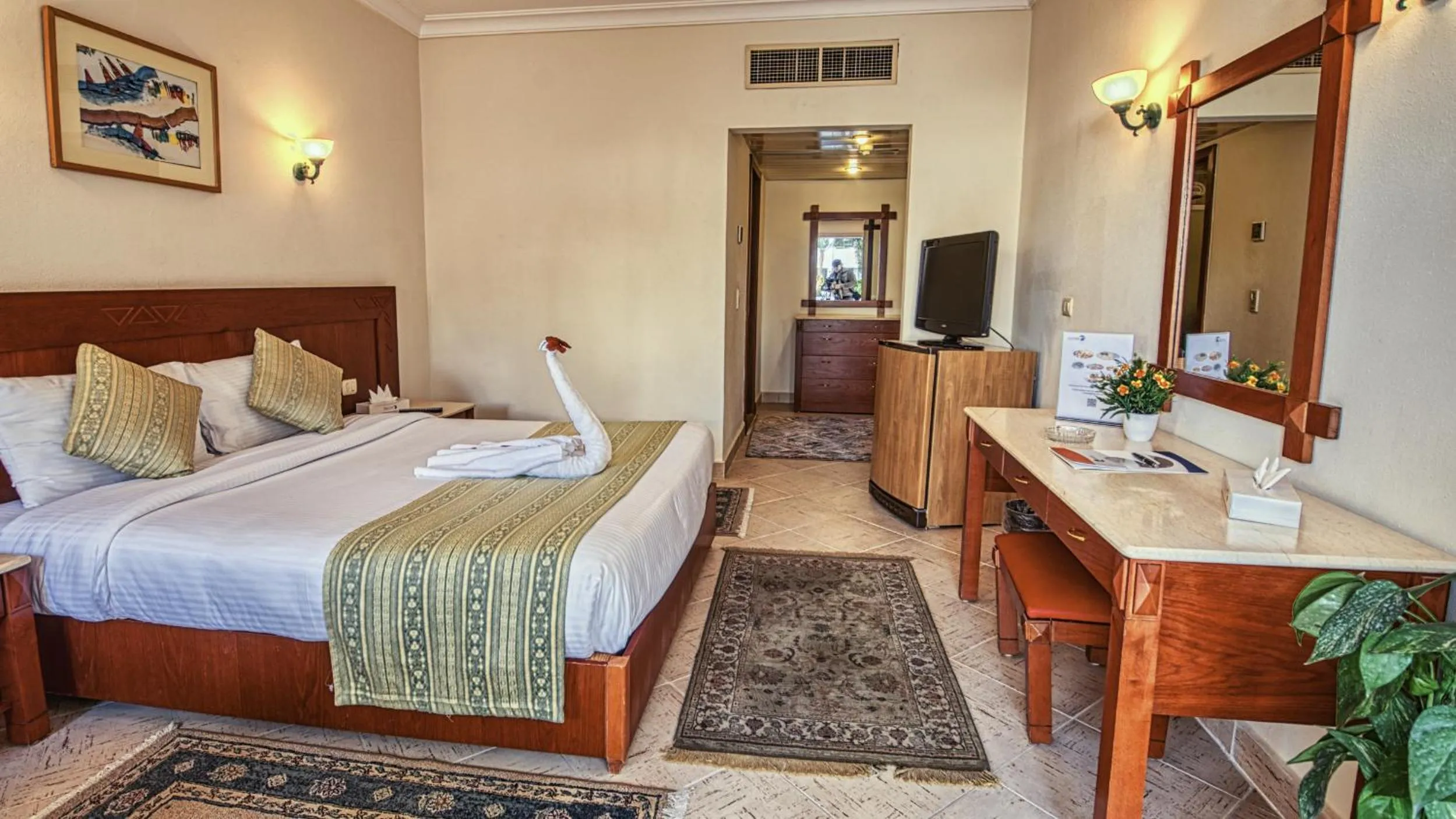 Bedroom, Bed in Falcon Hills Hotel