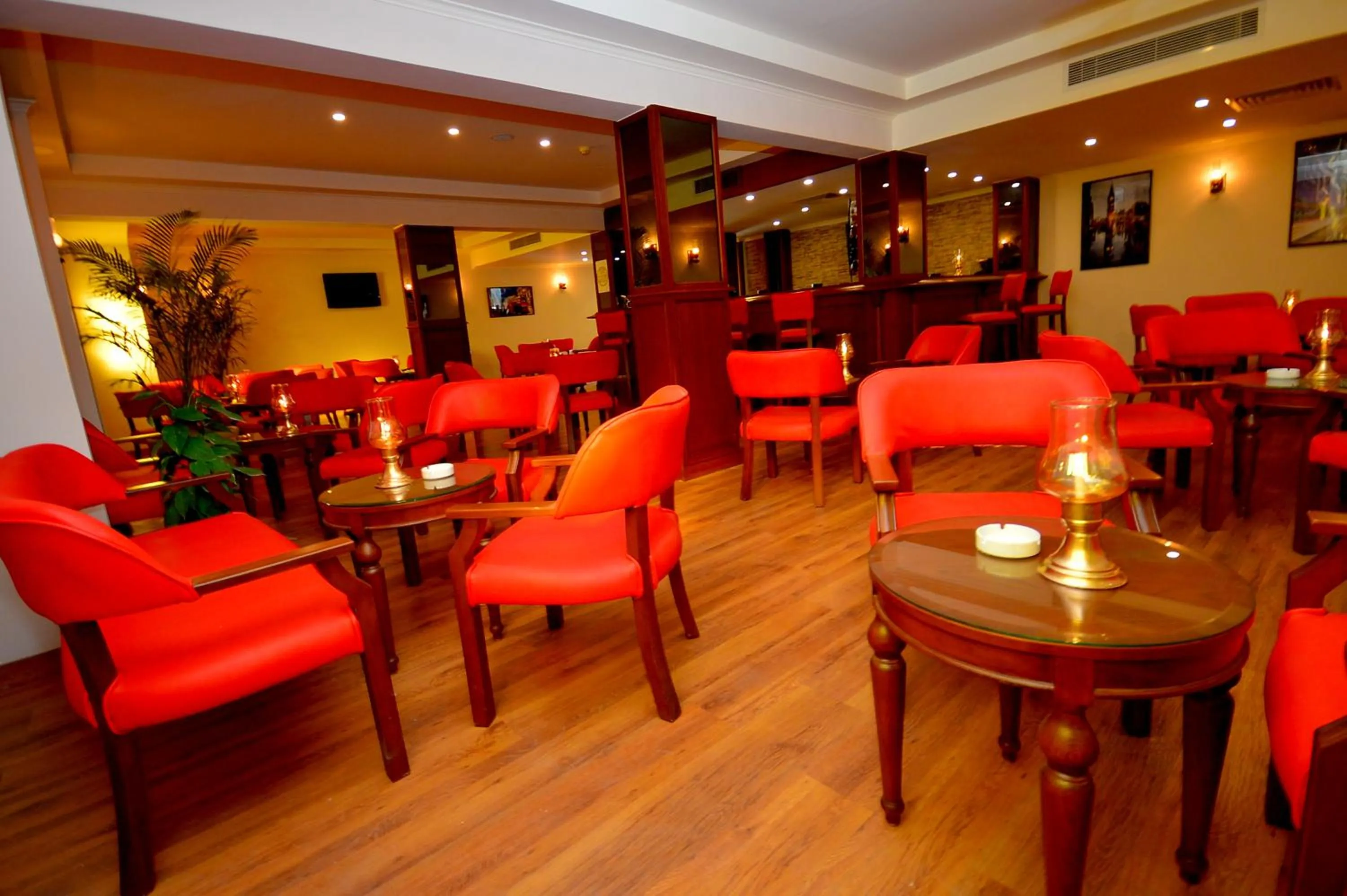 Lounge or bar in Falcon Hills Hotel