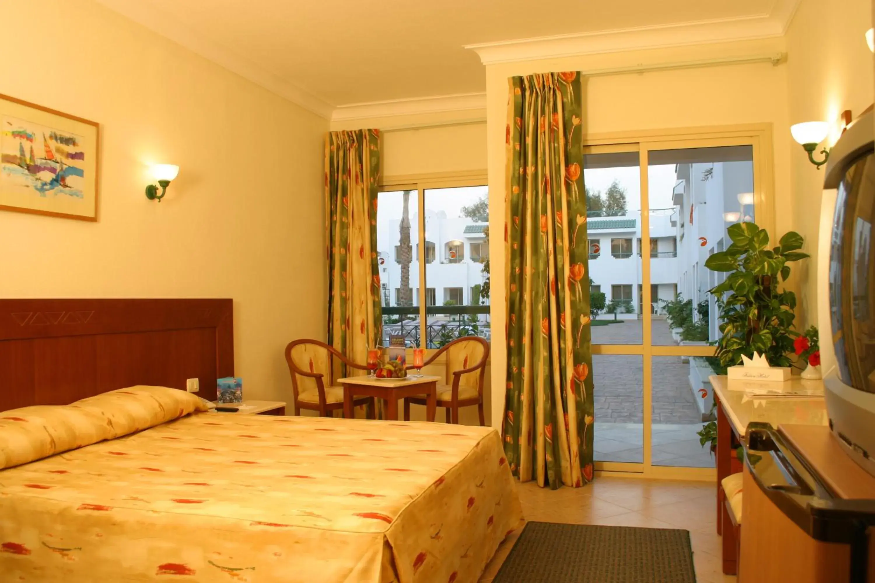 Standard Single Room in Falcon Hills Hotel Standard Single Room in Falcon Hills Hotel