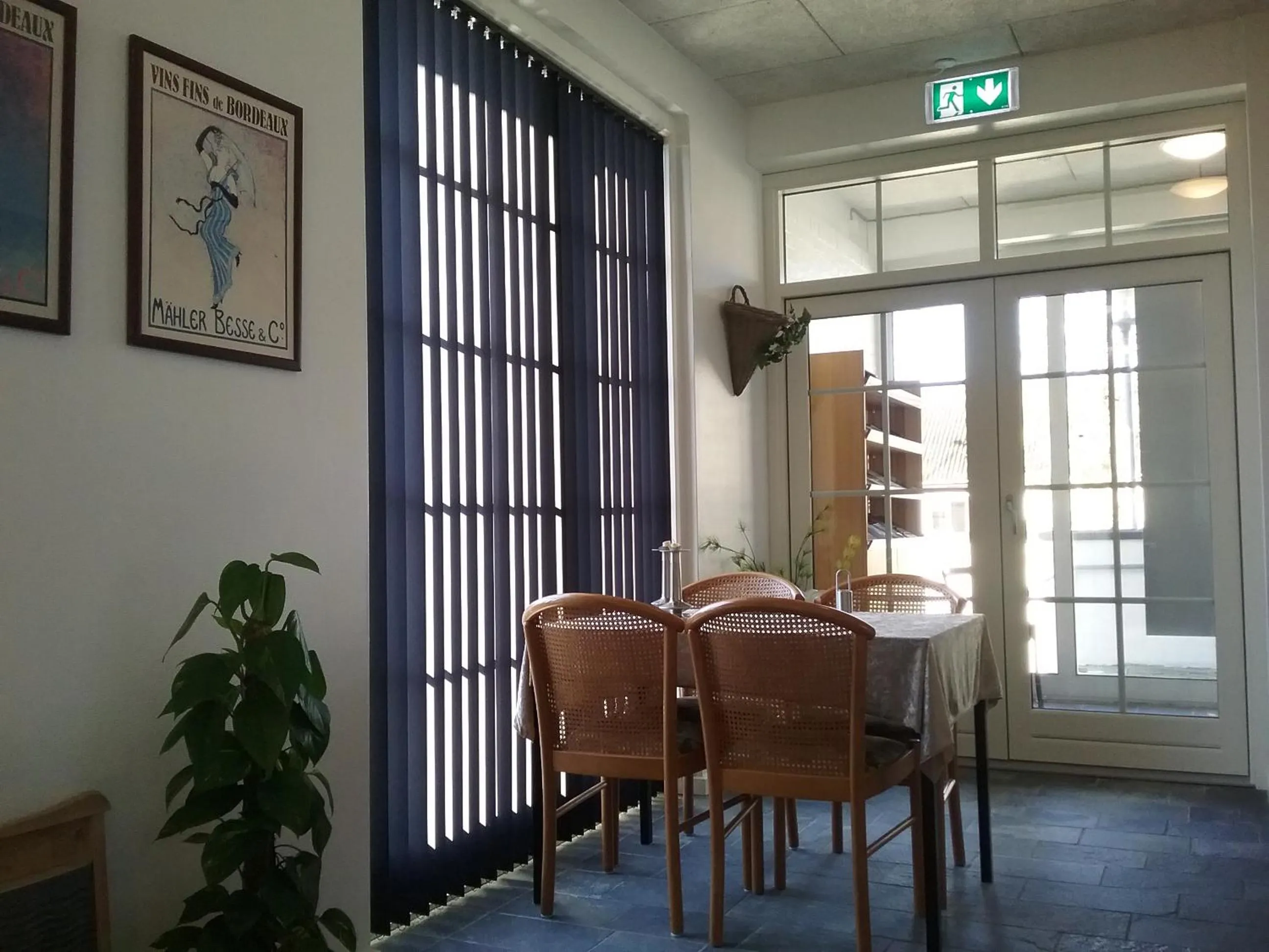 Restaurant/places to eat in Hals Hotel