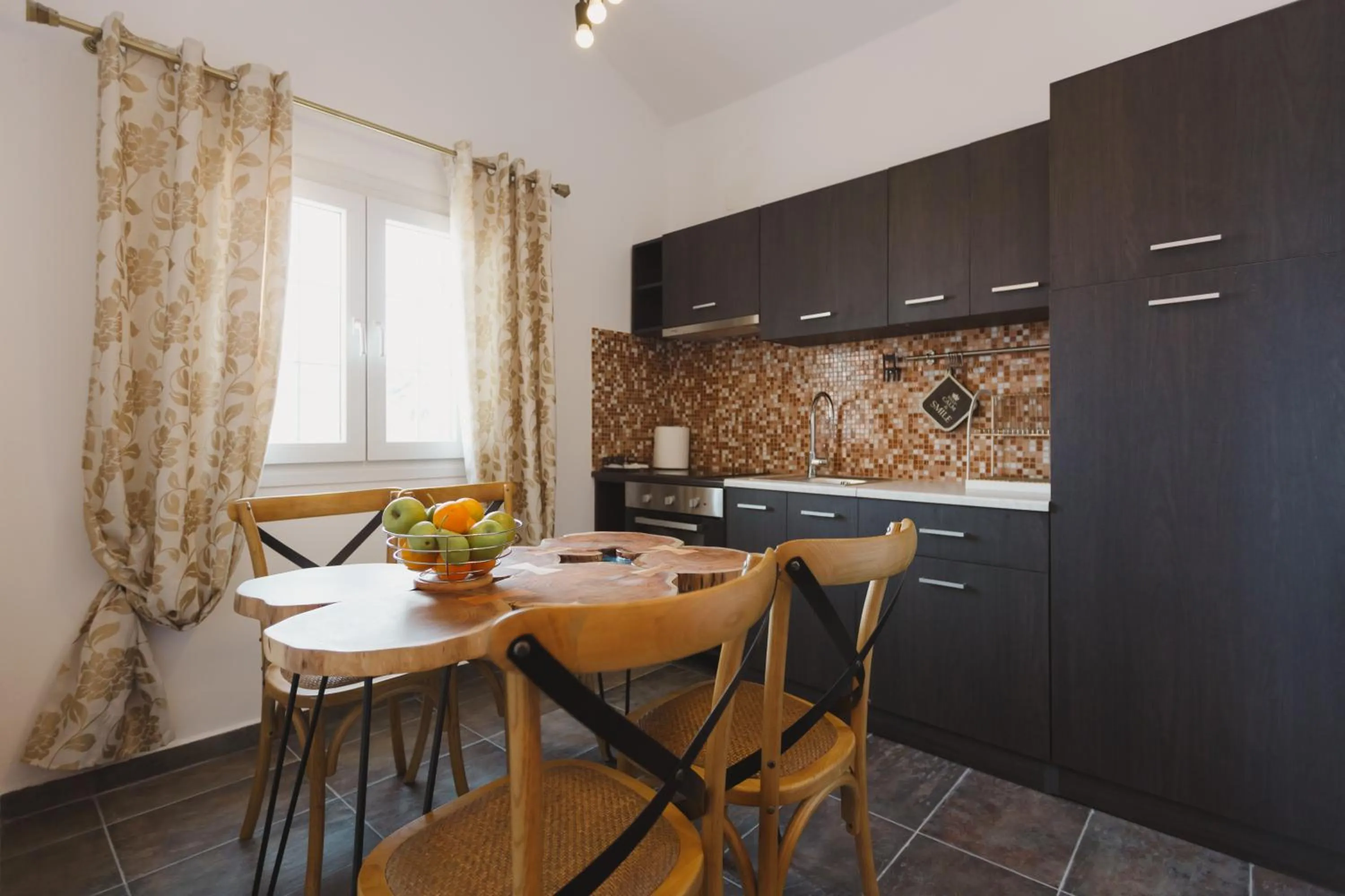 Dining area in Stellatos House