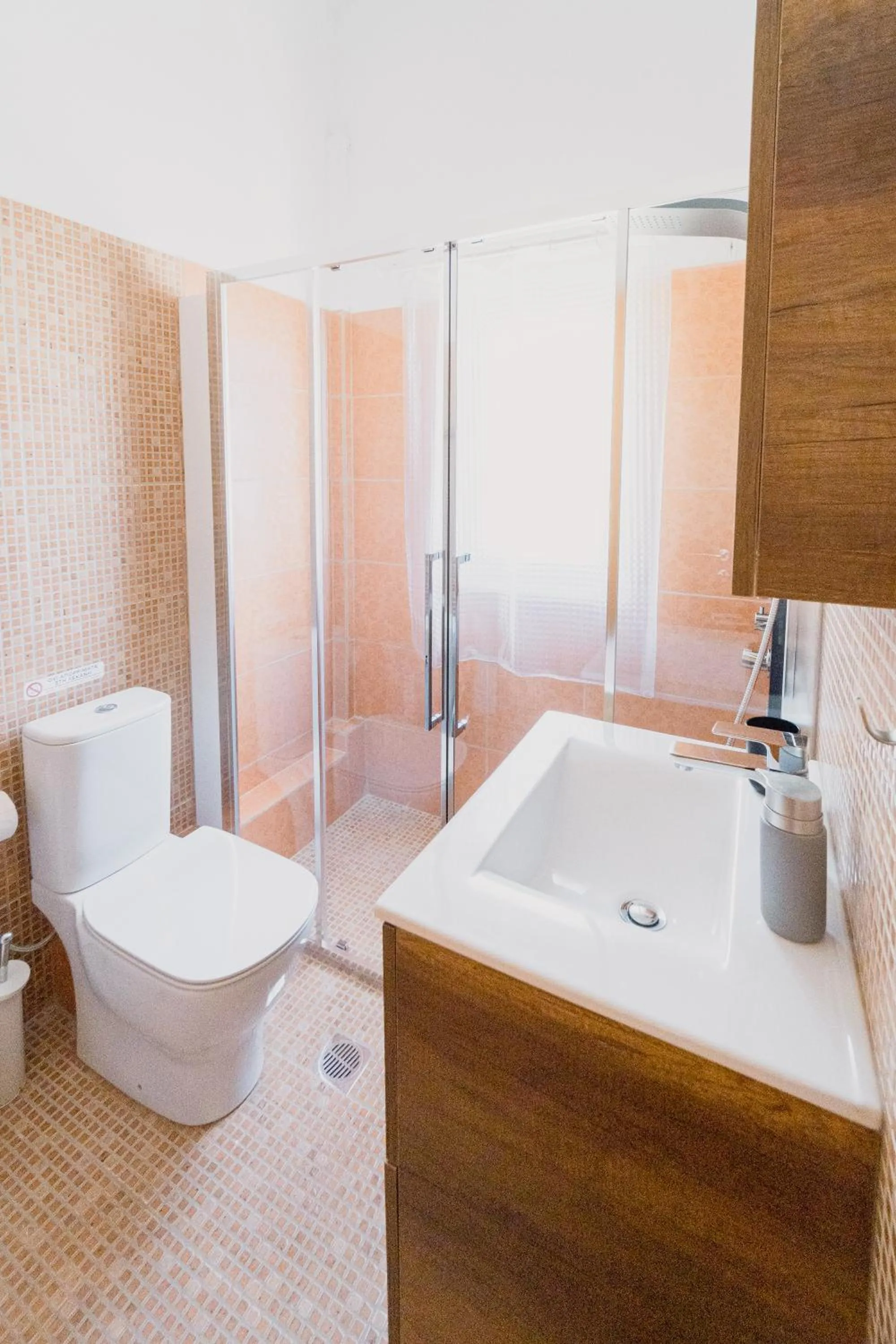 Hot Tub in Stellatos House