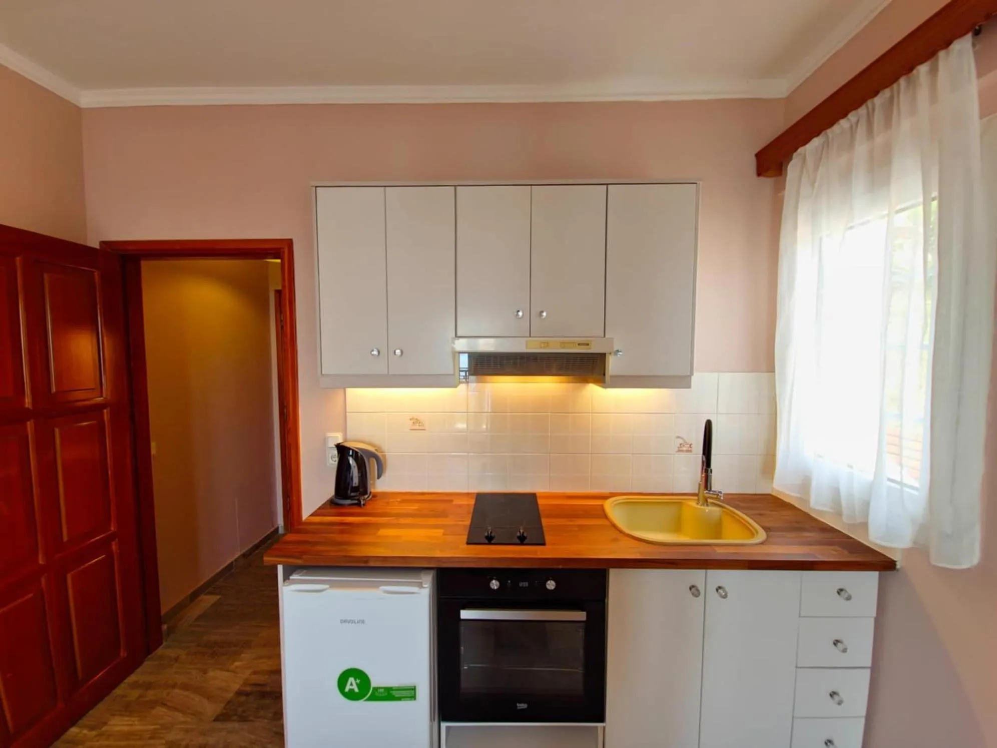 Kitchen or kitchenette in Stellatos House