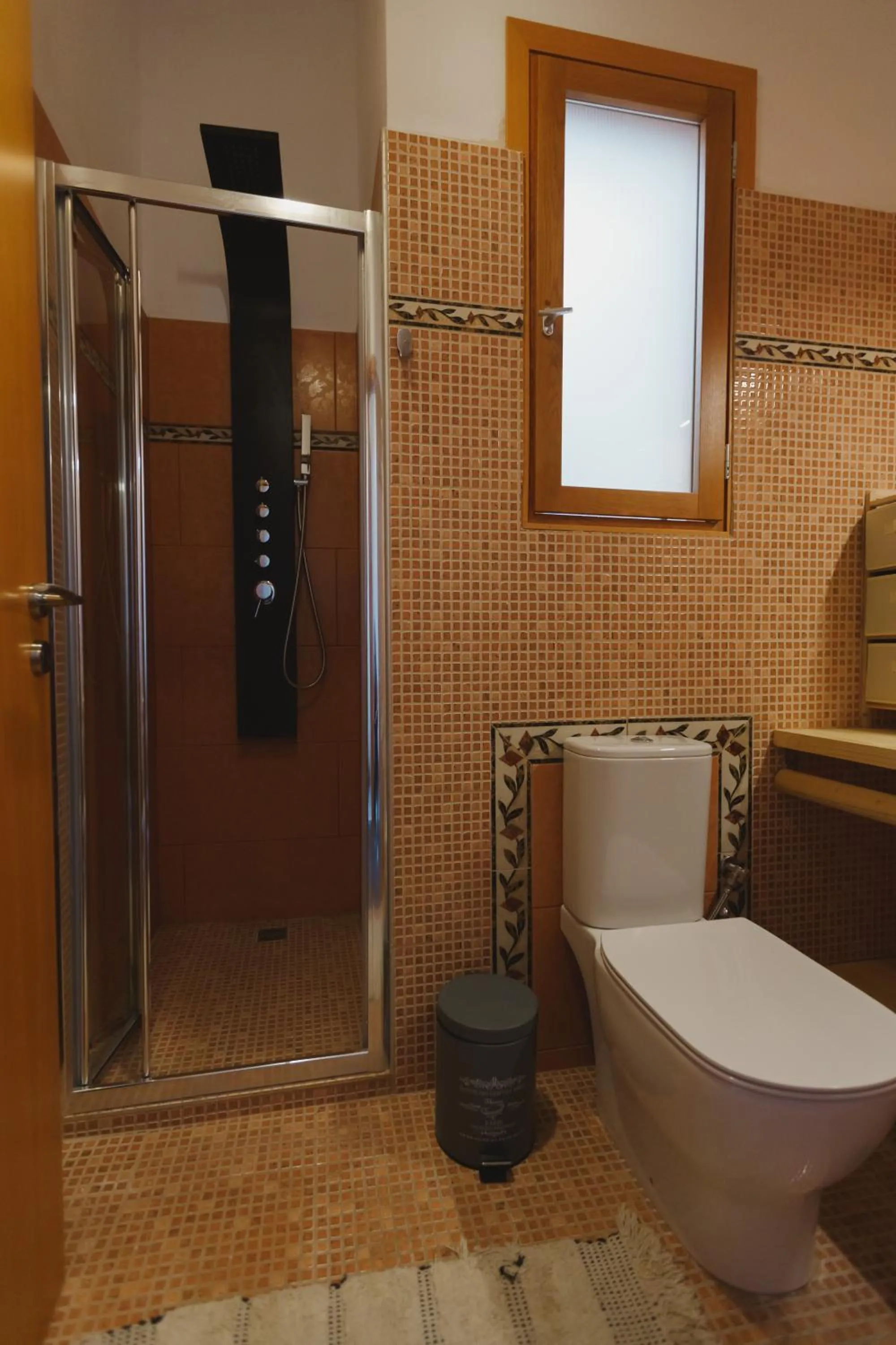 Hot Tub in Stellatos House