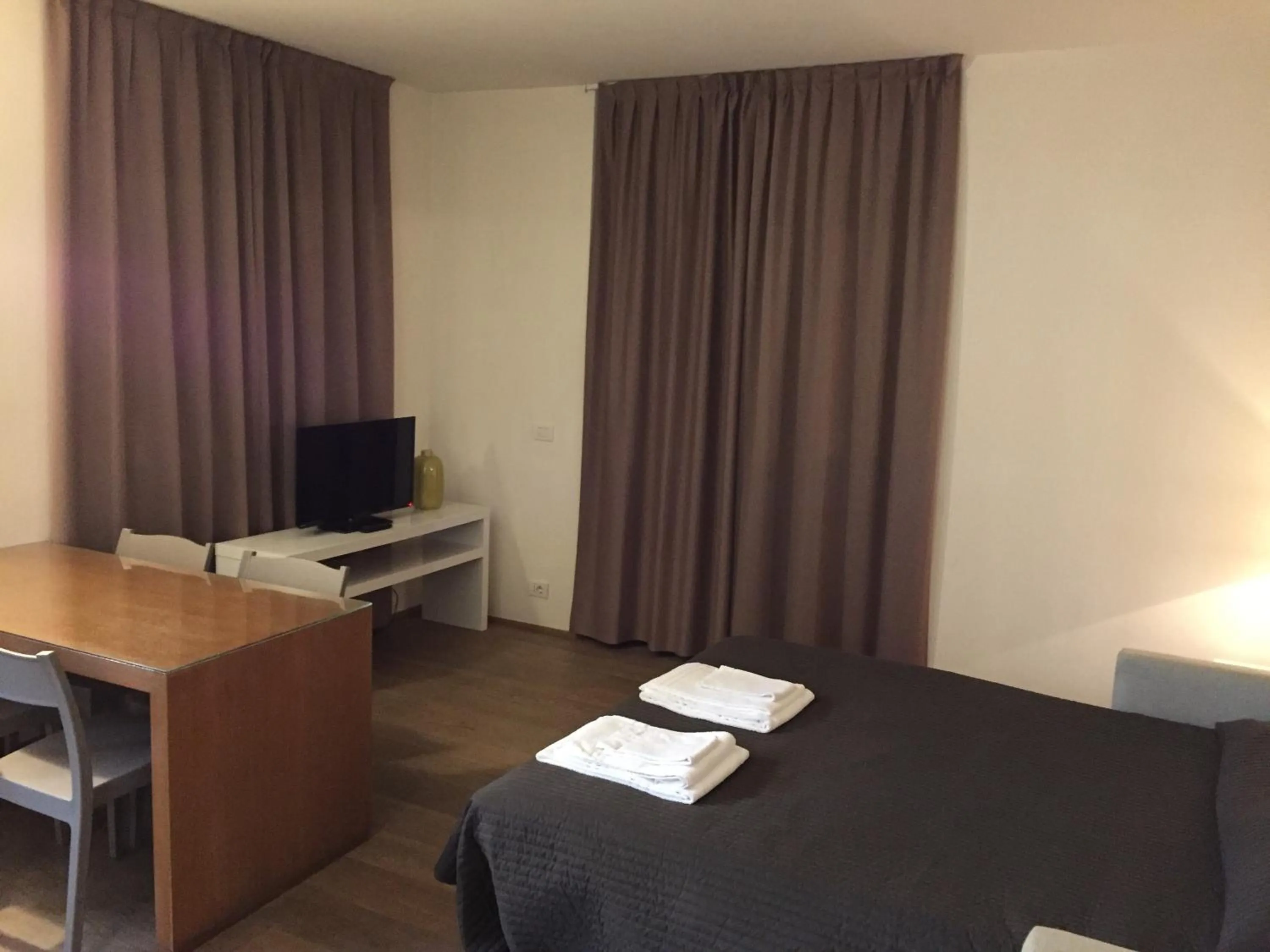 Living room, Bed in Ceccarini Suite