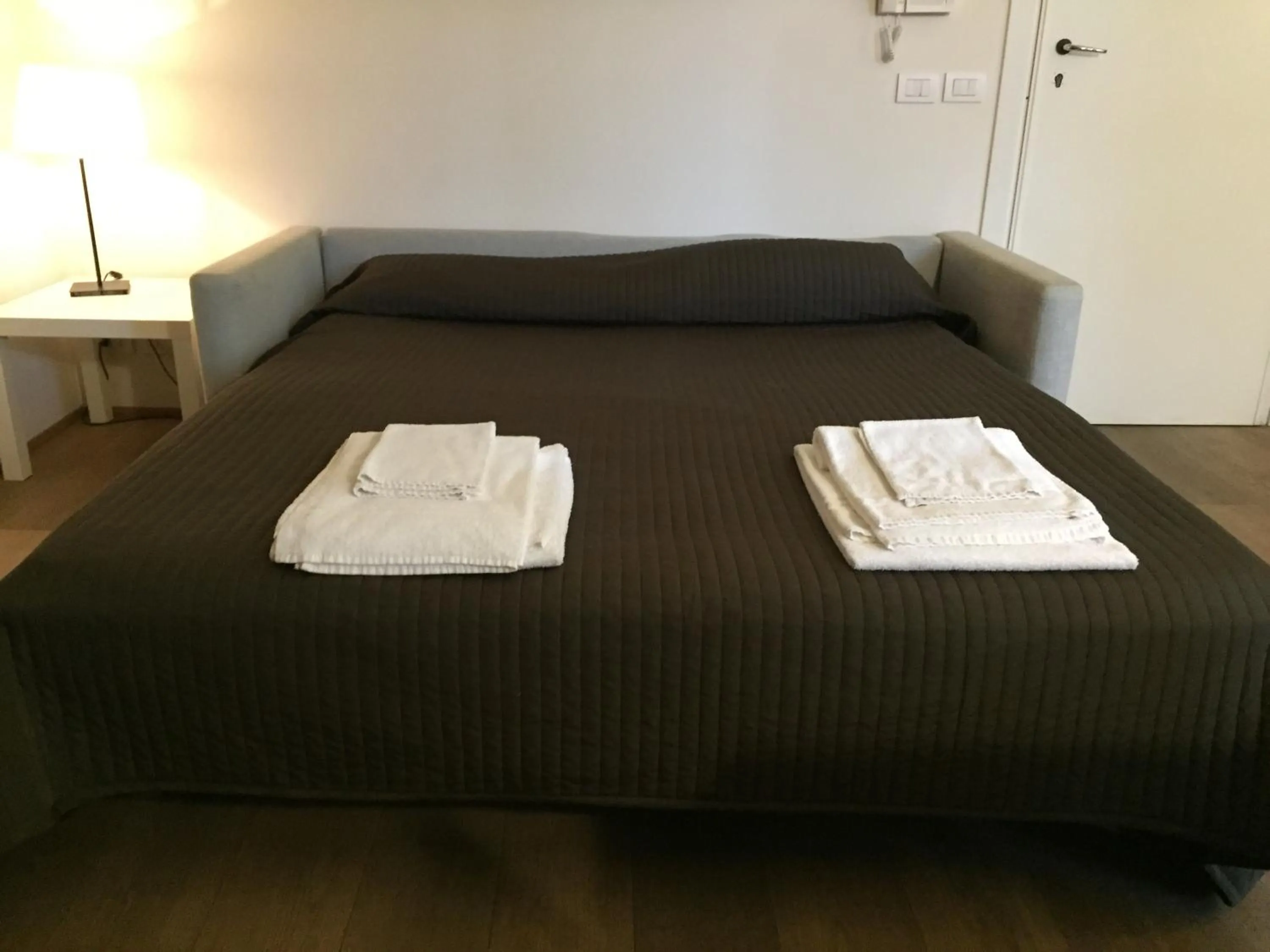 Living room, Bed in Ceccarini Suite