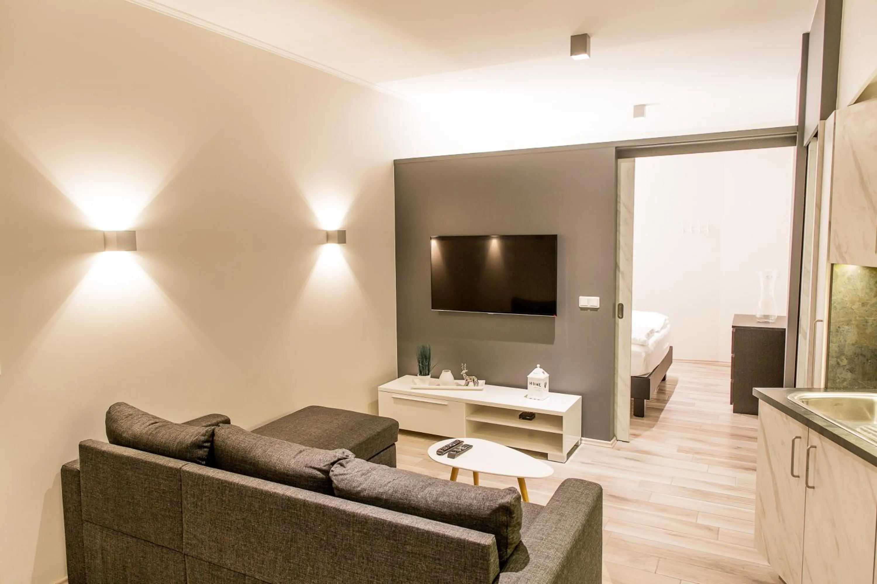 TV and multimedia in Lava Apartments & Rooms