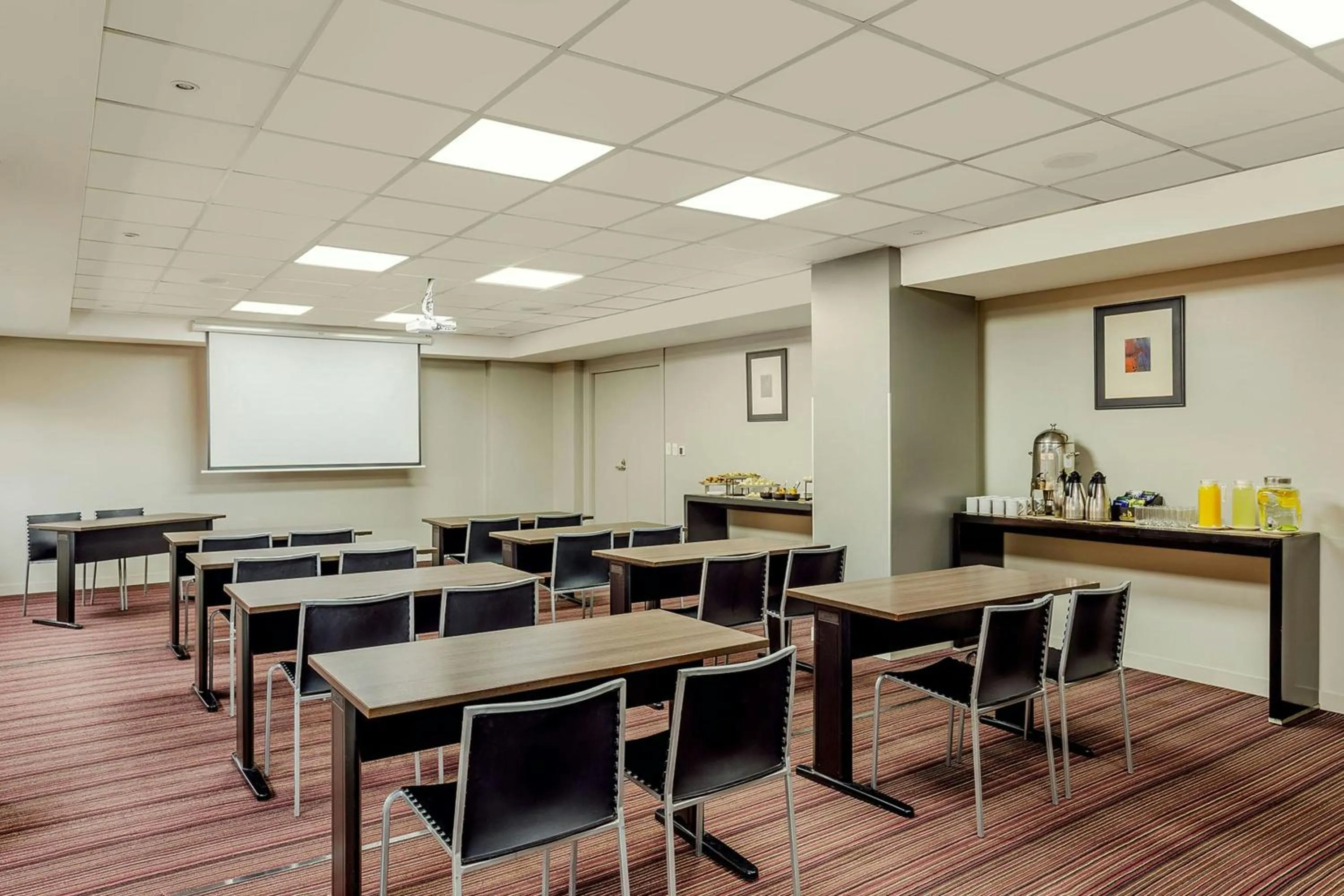 Meeting/conference room in Aloft Asuncion