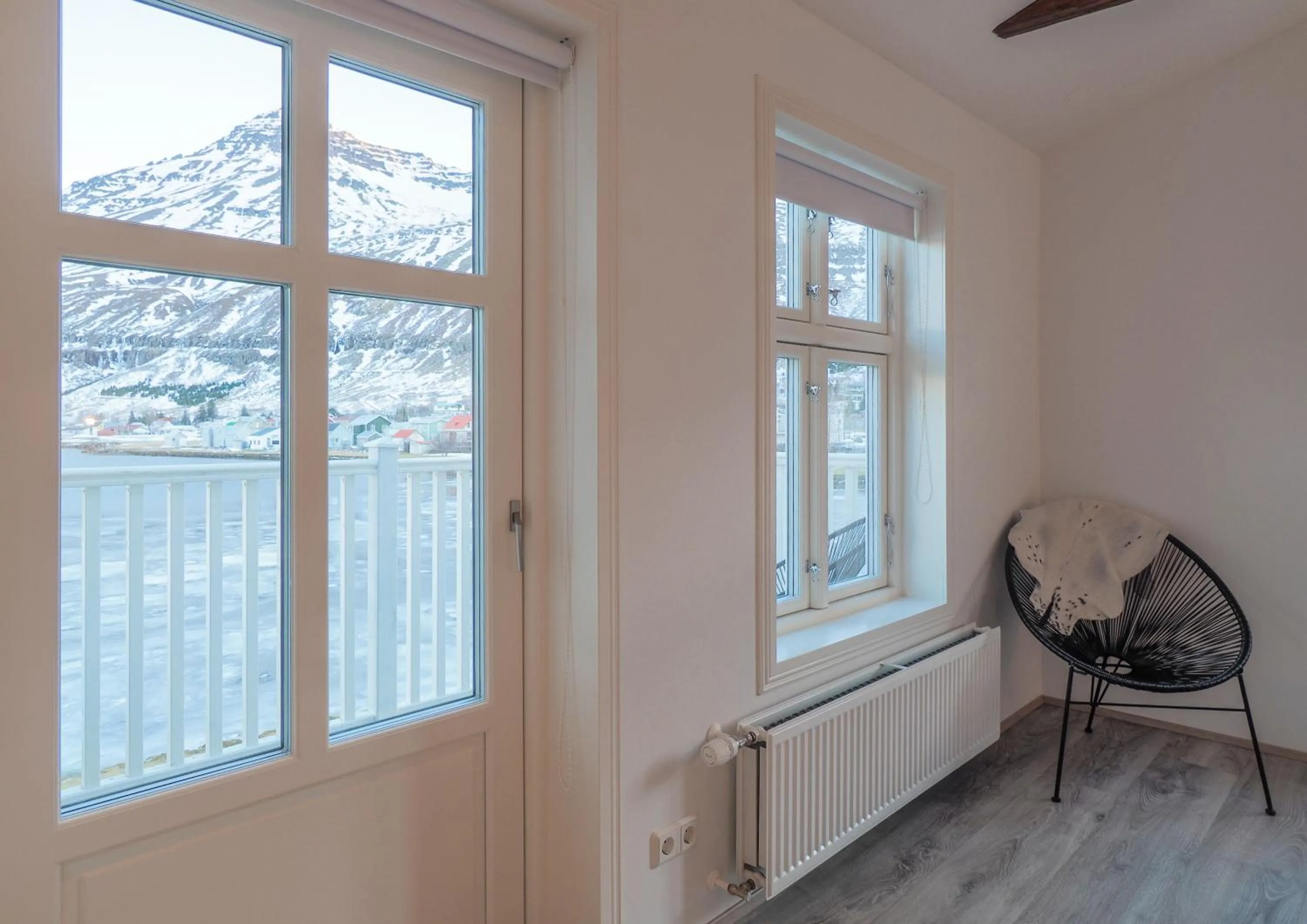 Seating area in Við Lónið Guesthouse