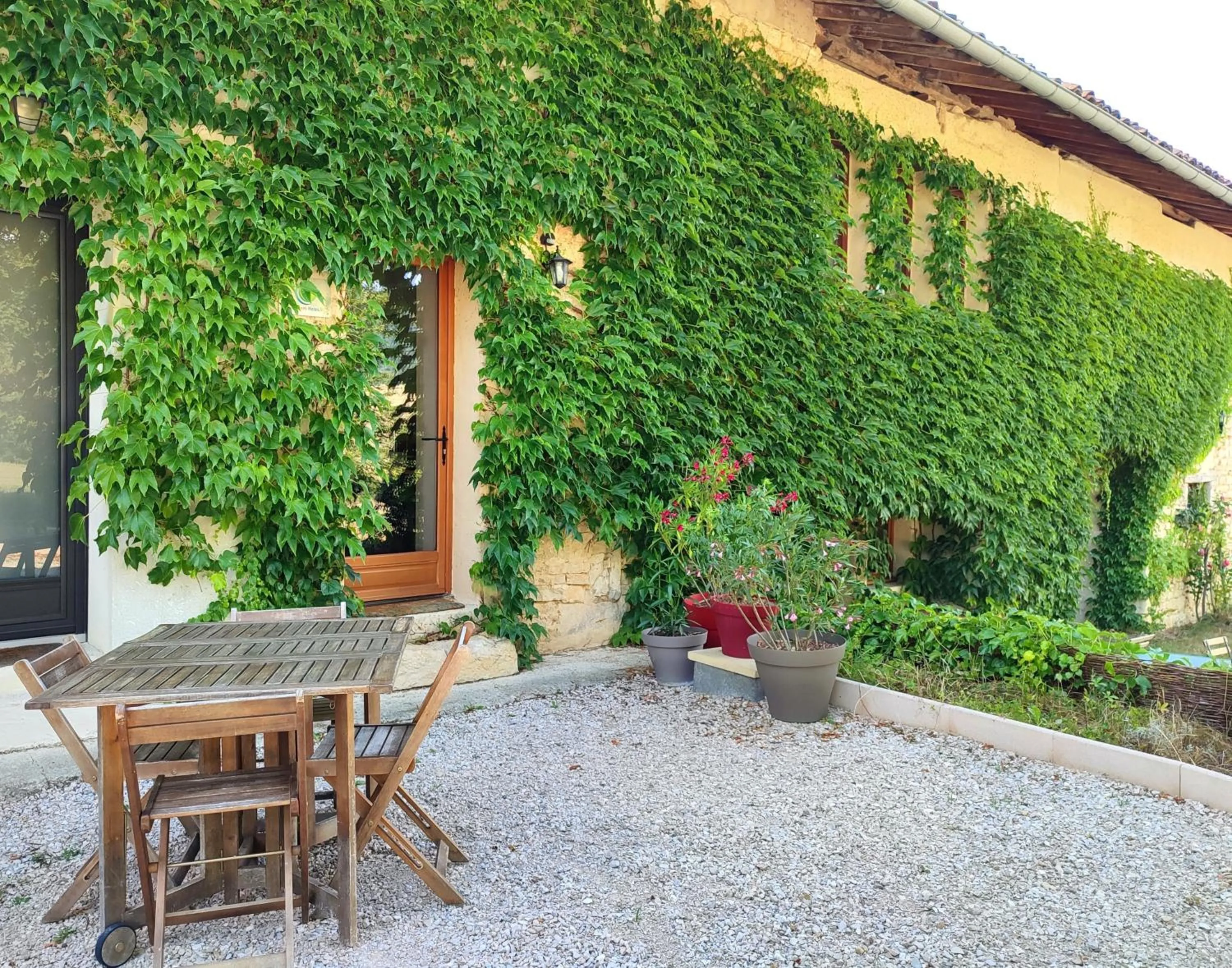 Property building in Terres de la Grange B&B