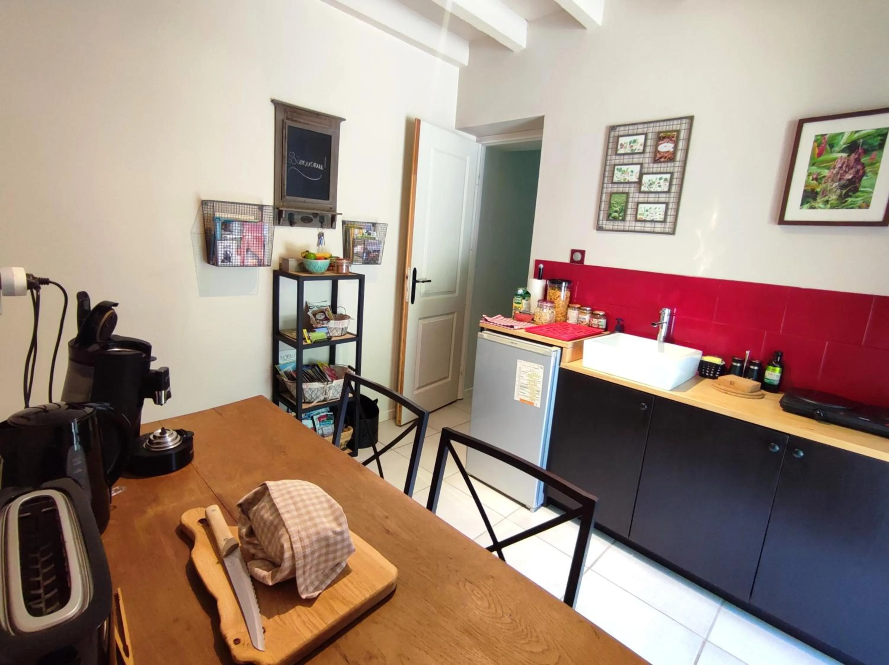 Kitchen or kitchenette in Terres de la Grange B&B