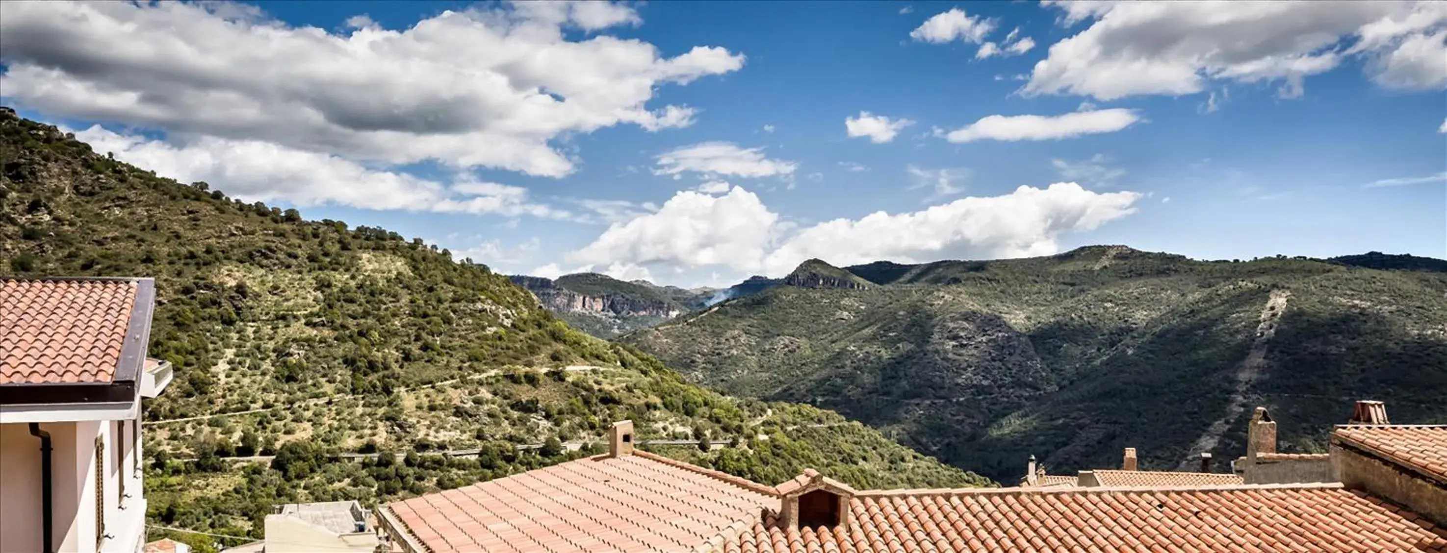 Basic Triple Room in B&B Gennarcu Basic Triple Room in B&B Gennarcu