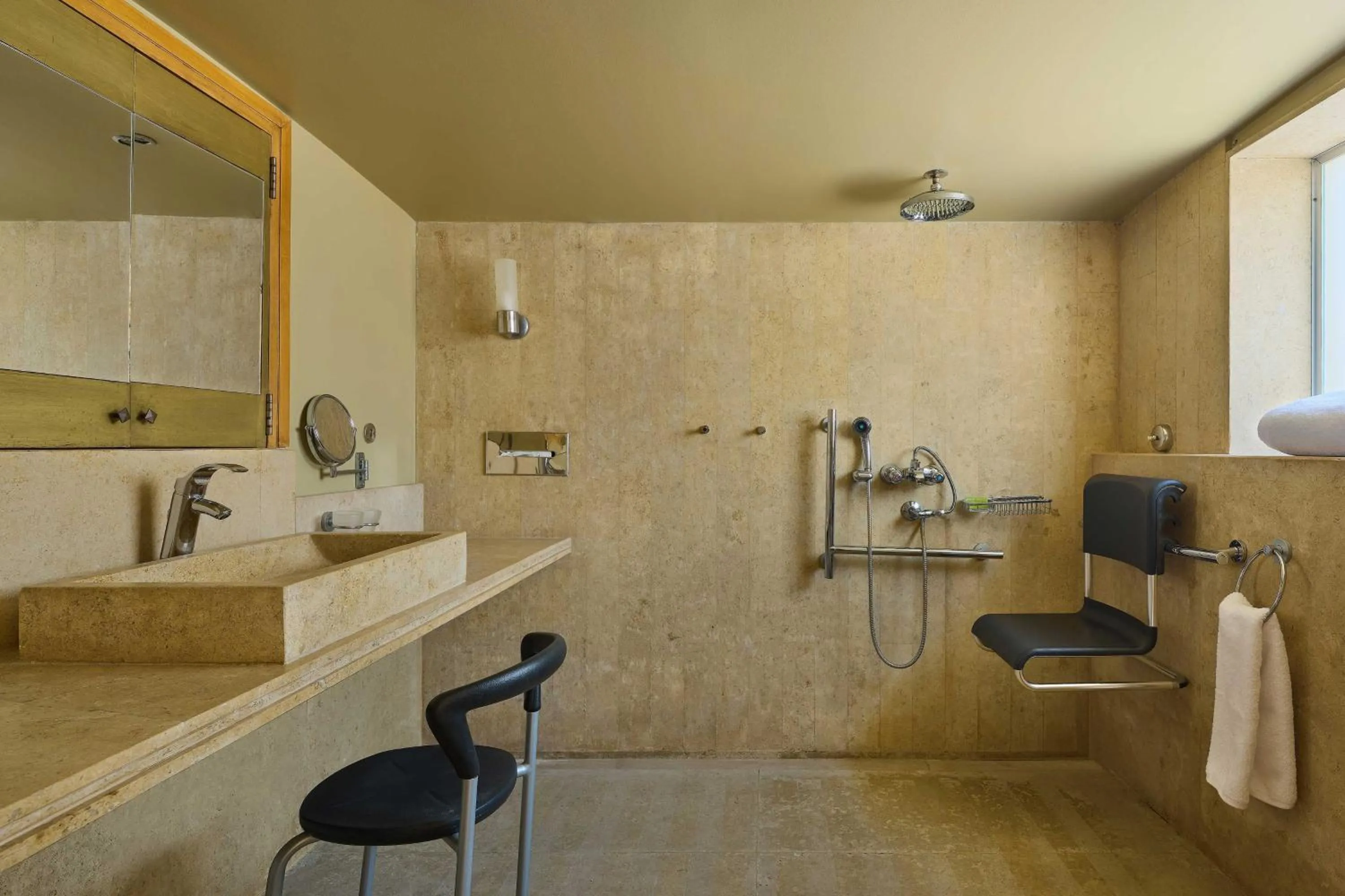 Shower, Kitchen/Kitchenette in Le Méridien Dahab Resort & SPA