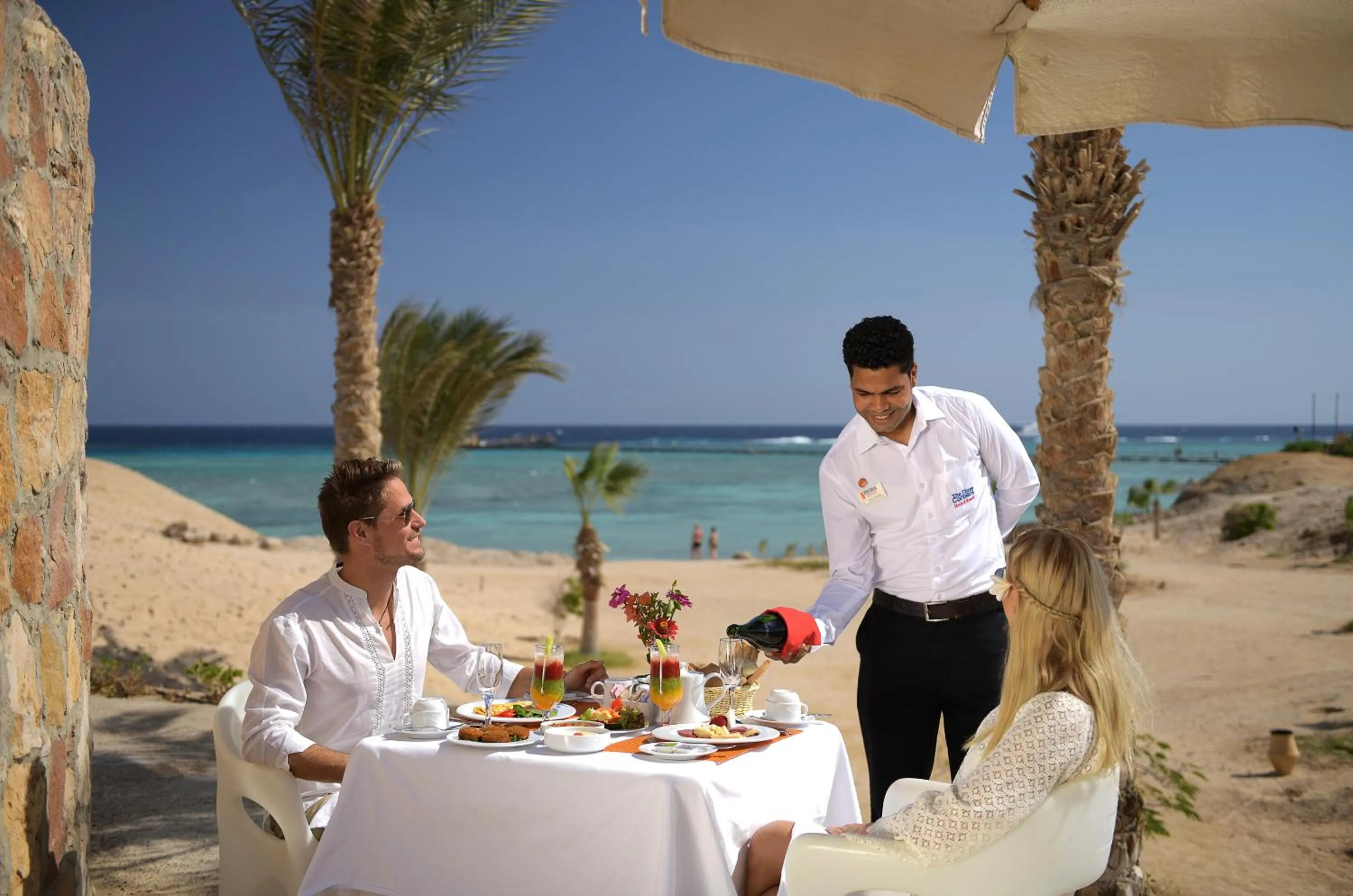 Food and drinks in Three Corners Fayrouz Plaza Beach Resort