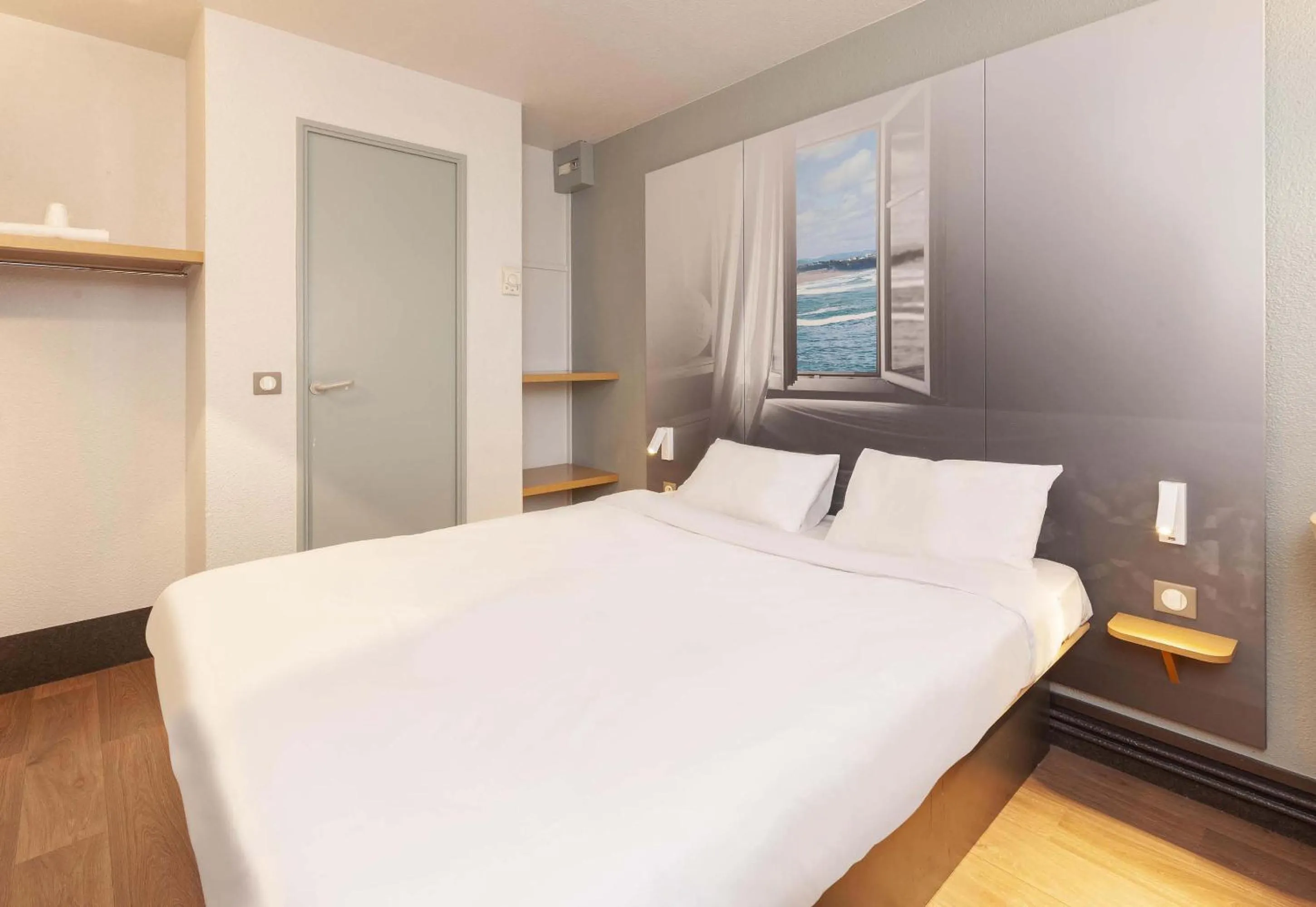 Bedroom, Bed in B&B HOTEL Bayonne