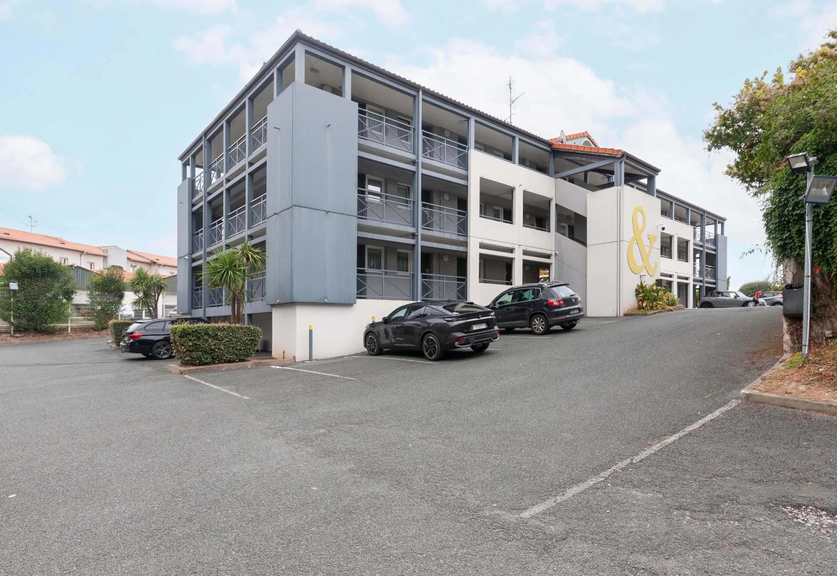 Property building in B&B HOTEL Bayonne