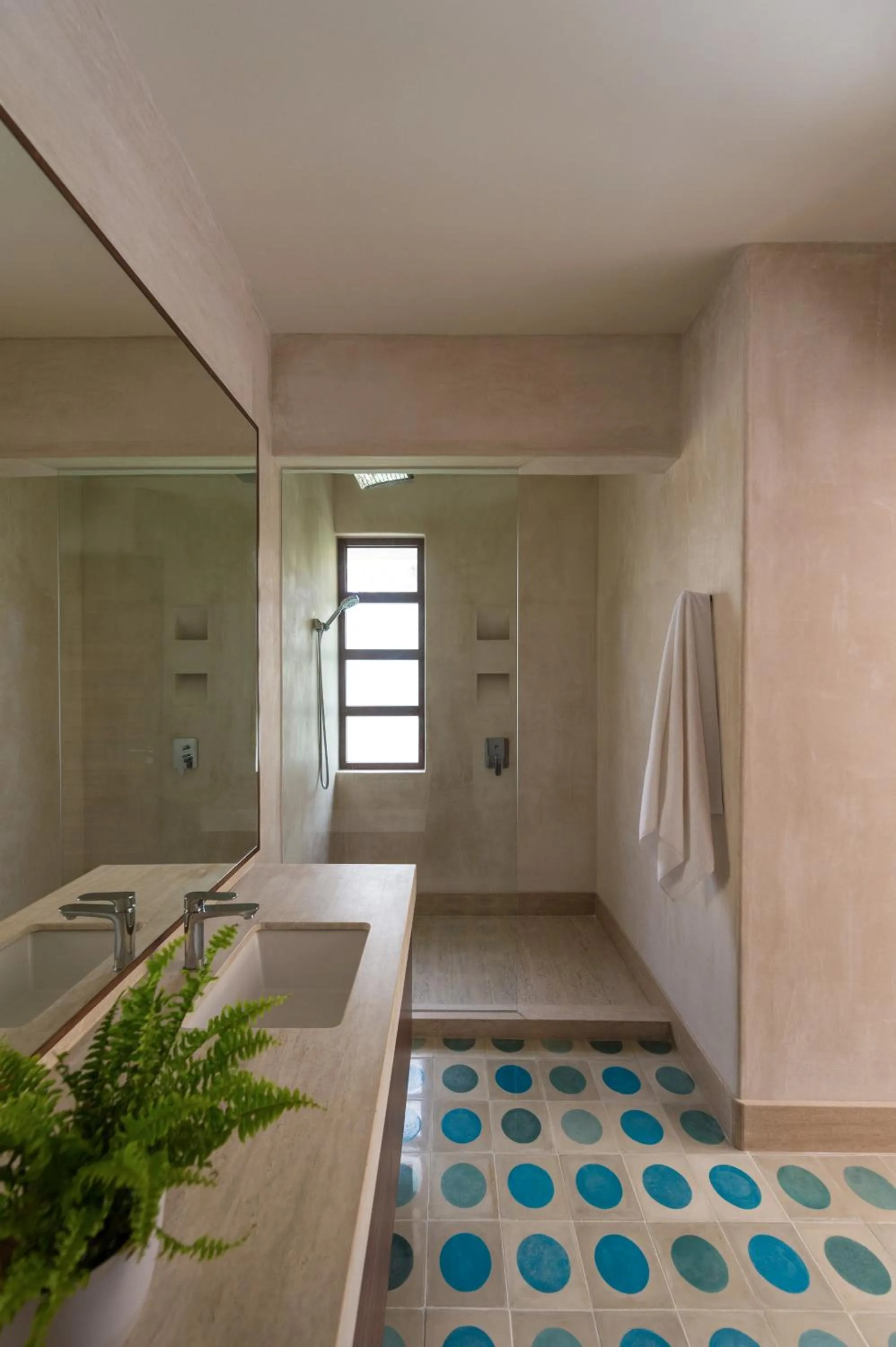 Shower in Hotel Tiki Tiki Tulum