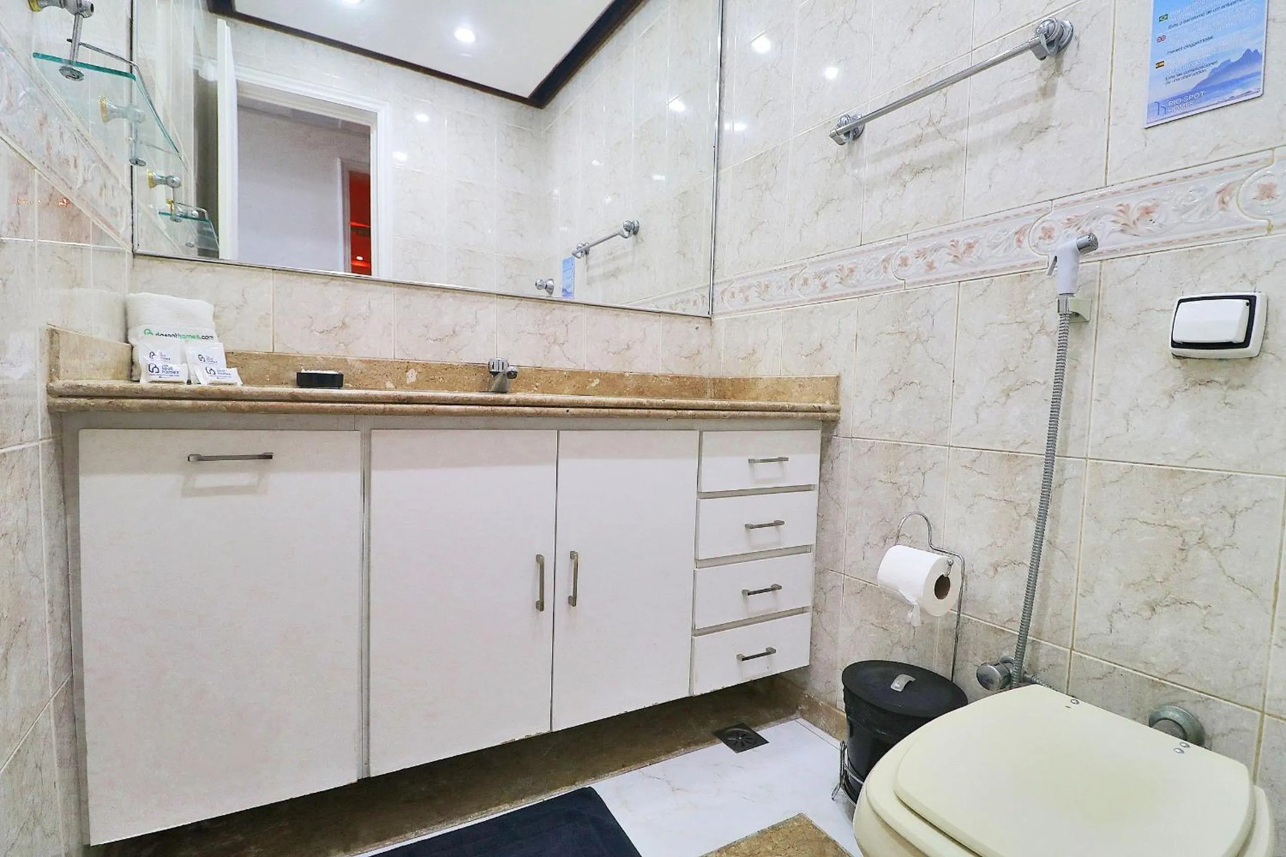 Toilet in Rio Spot Atlantica 2440