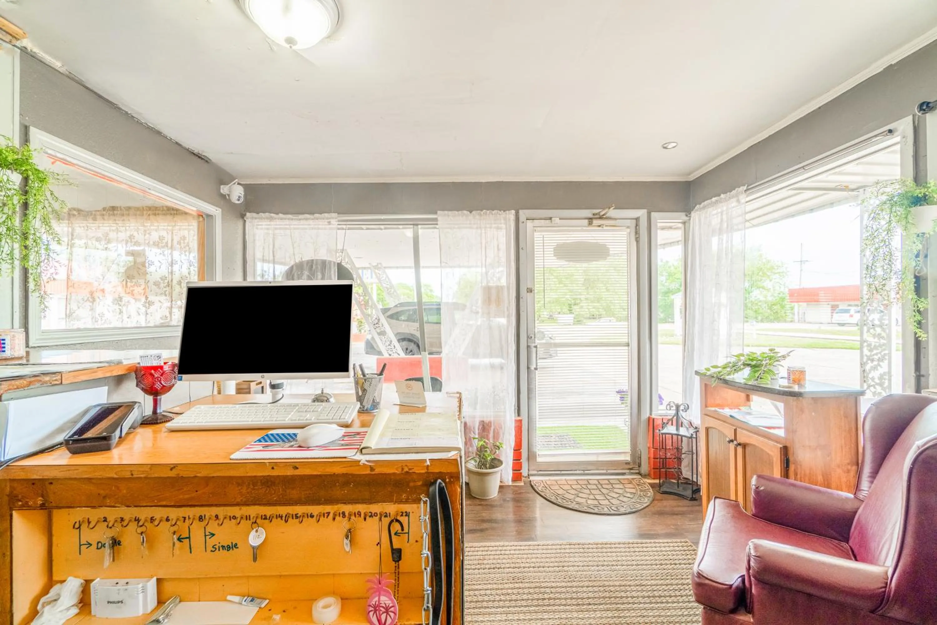 Lobby or reception in OYO Holiday Capri Motel & Rv Park