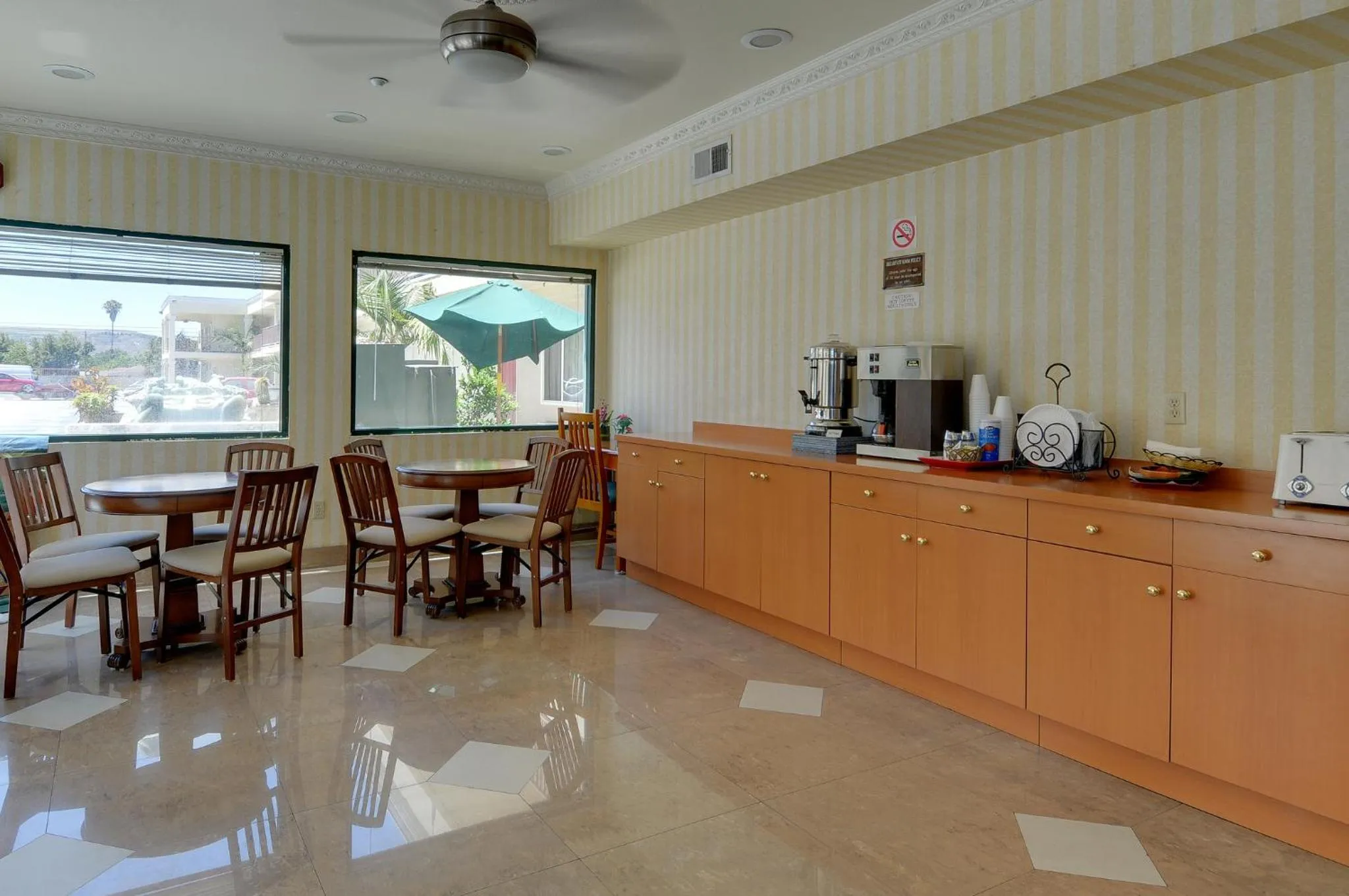 Restaurant/places to eat in Vagabond Inn Hacienda Heights