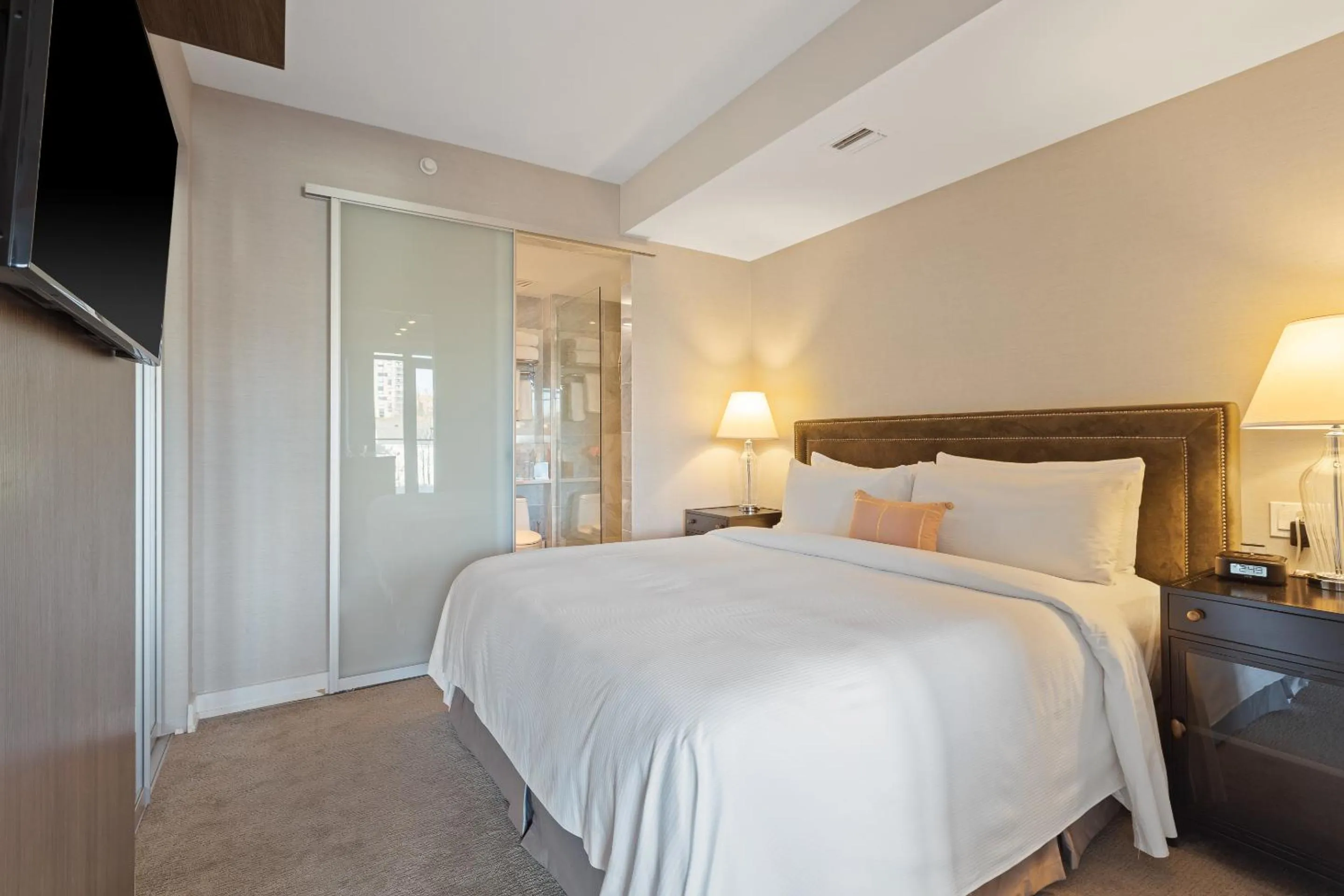 Photo of the whole room, Bed in SOHO Residences Champagne