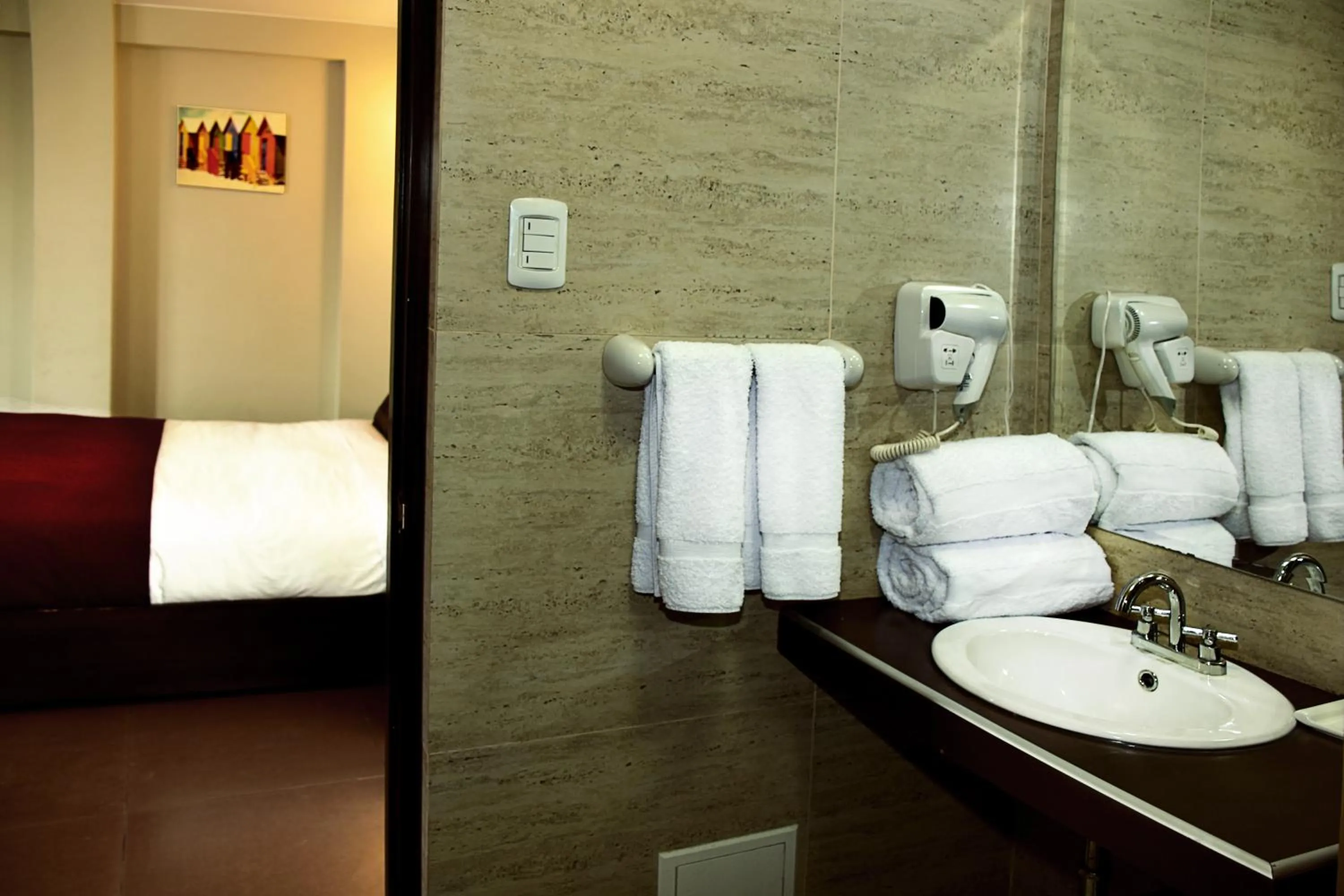 Bathroom, Bed in Hoteles Riviera Mansion