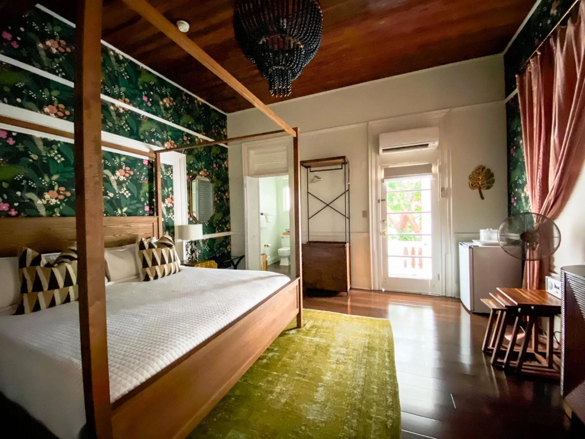 Photo of the whole room, Bed in Marreros Guest Mansion - Adult Only