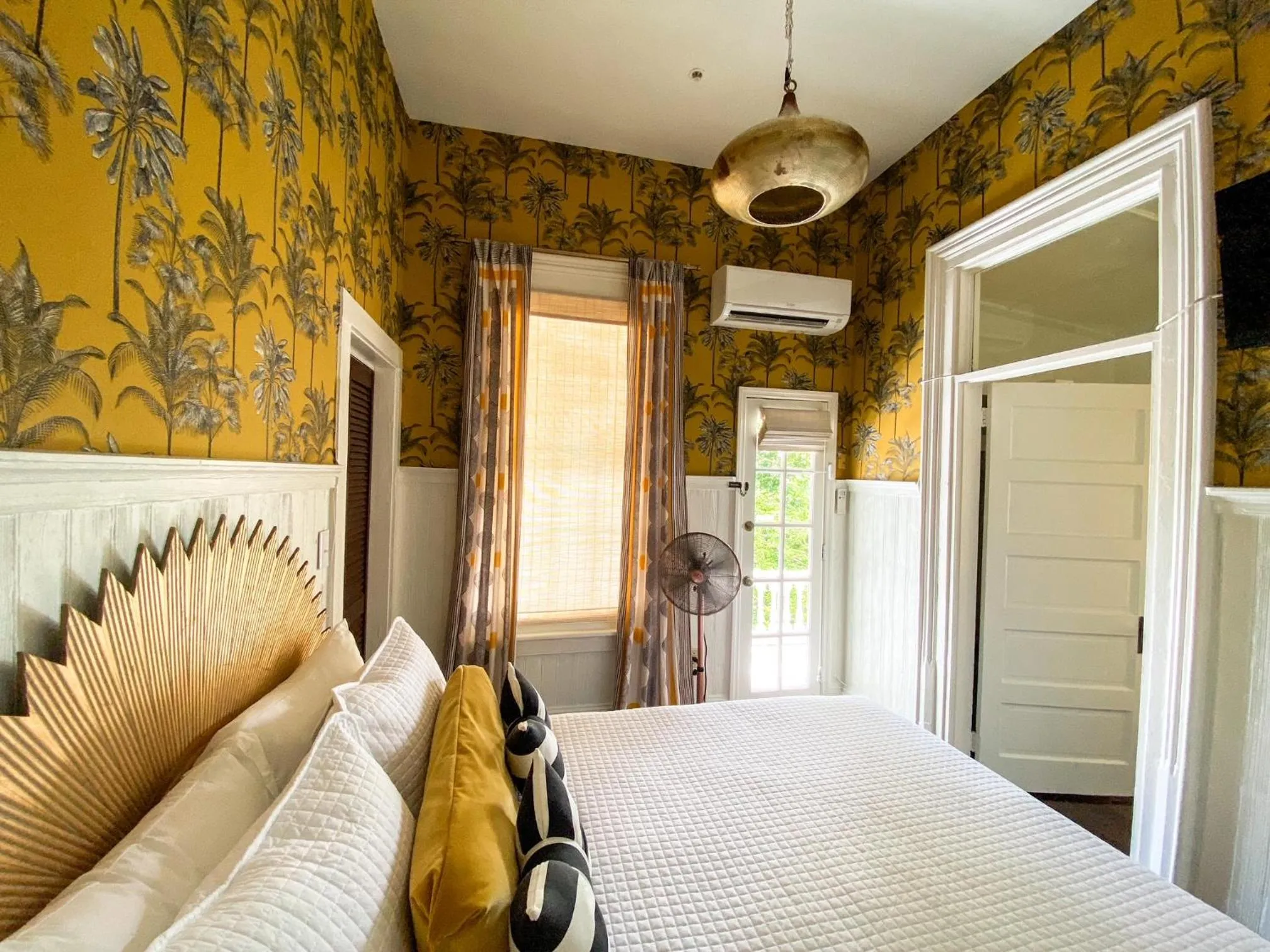 Photo of the whole room, Bed in Marreros Guest Mansion - Adult Only