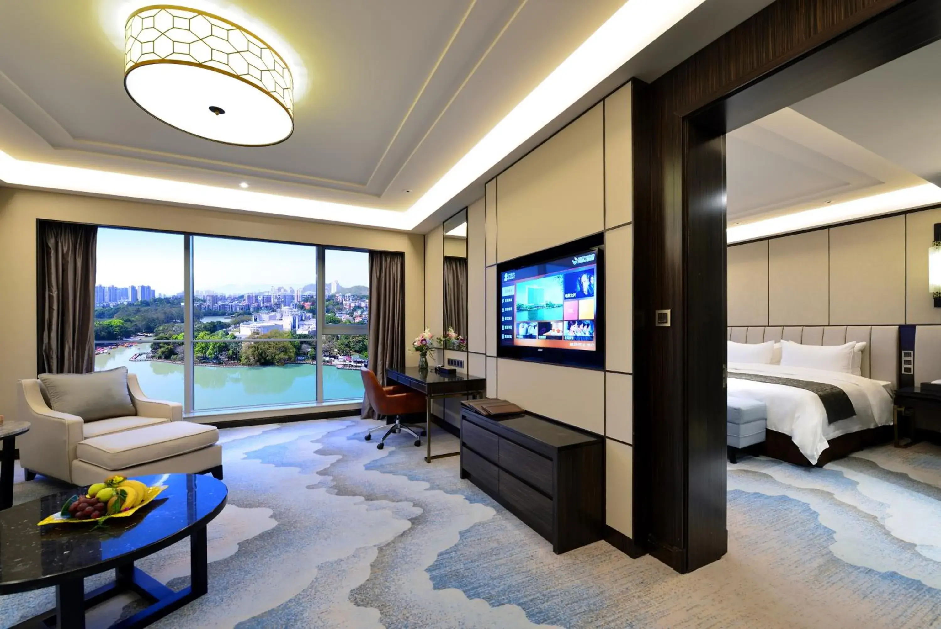 Deluxe Suite with Lake View in Fuzhou Lakeside Hotel Deluxe Suite with Lake View in Fuzhou Lakeside Hotel