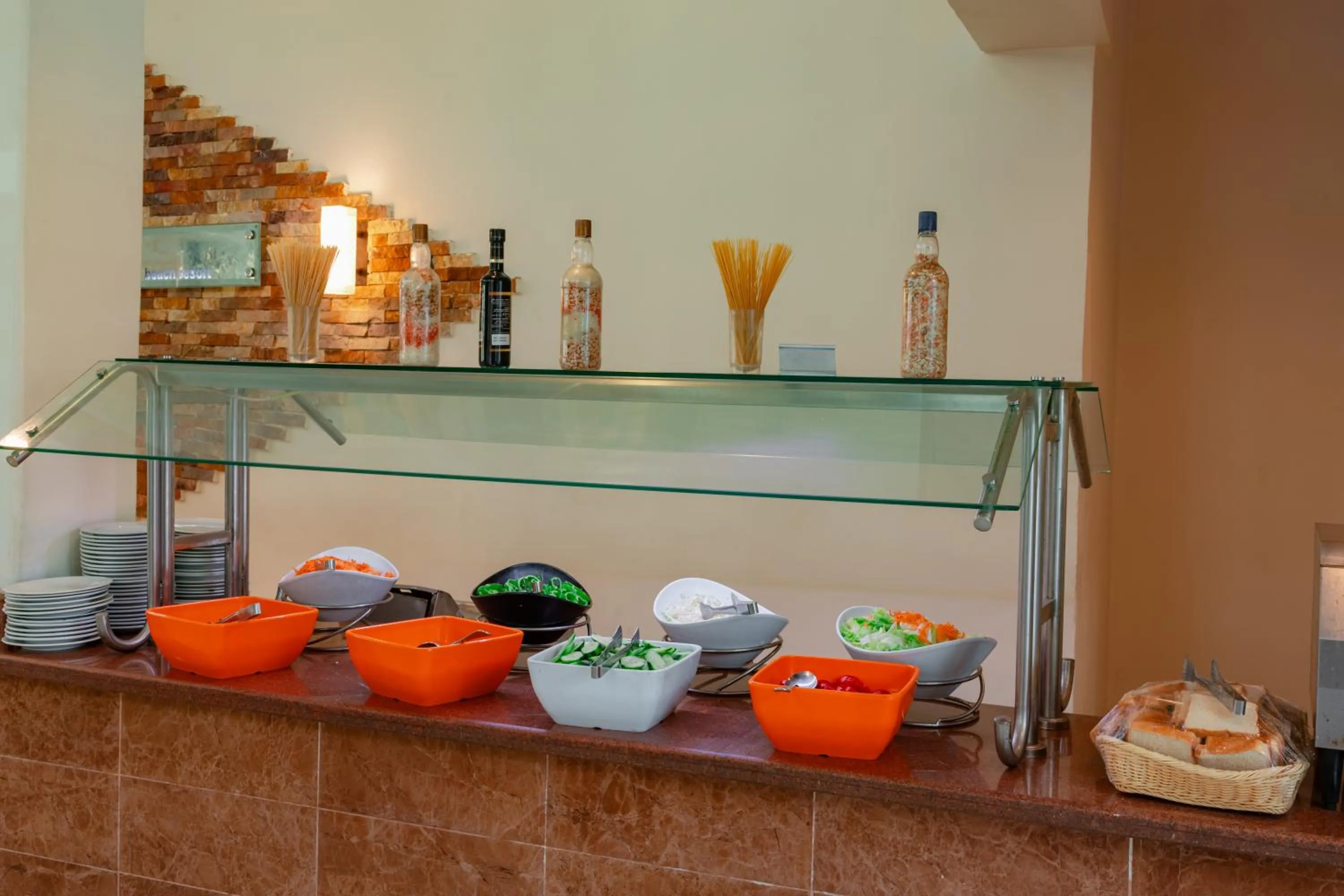 Restaurant/places to eat in Empire Beach Aqua Park