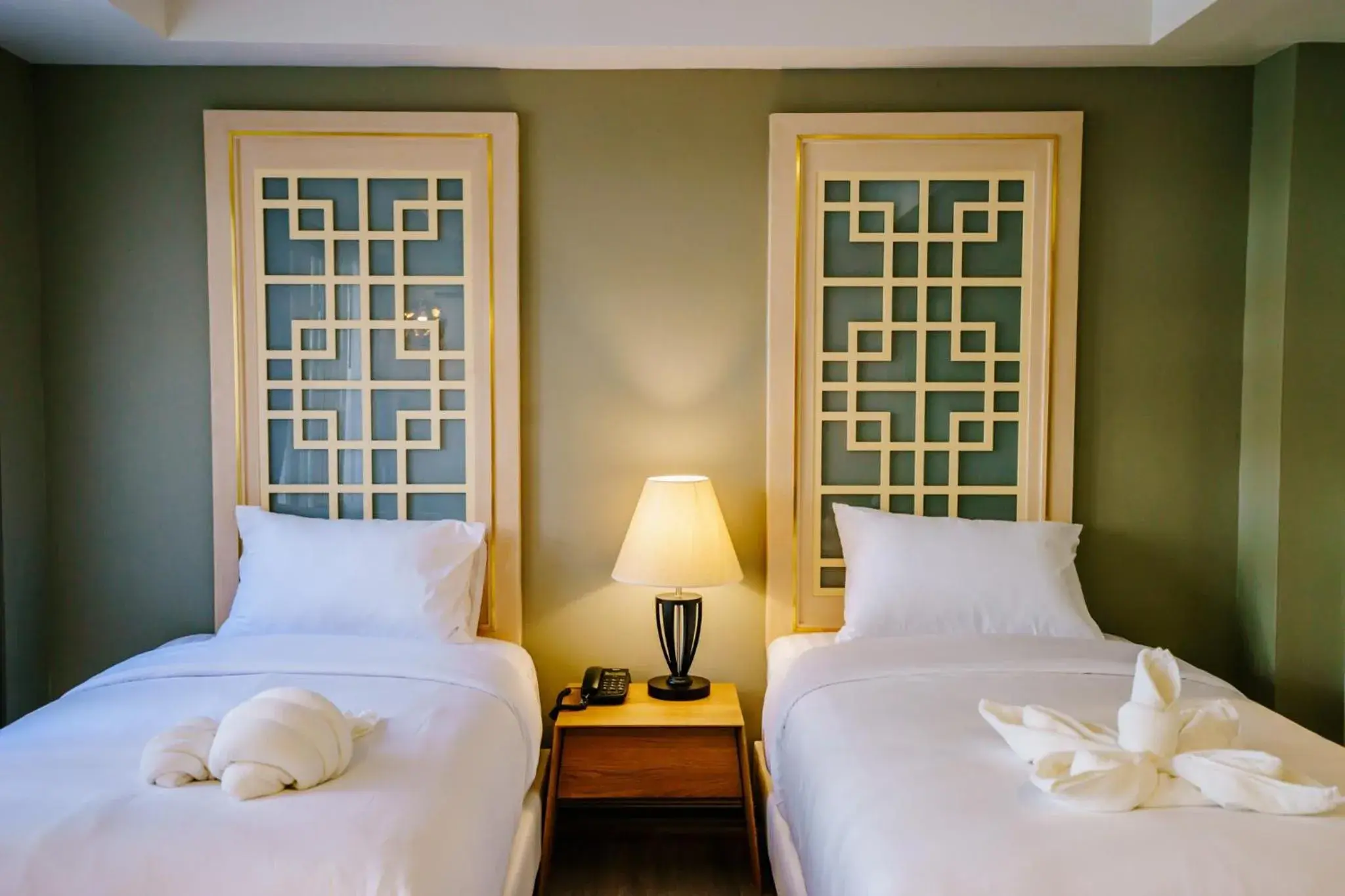 Deluxe Twin Room in Moon Dragon Hotel Deluxe Twin Room in Moon Dragon Hotel