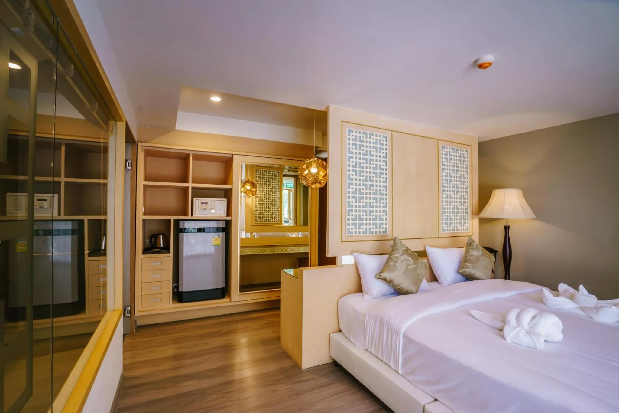 Photo of the whole room, Bed in Moon Dragon Hotel