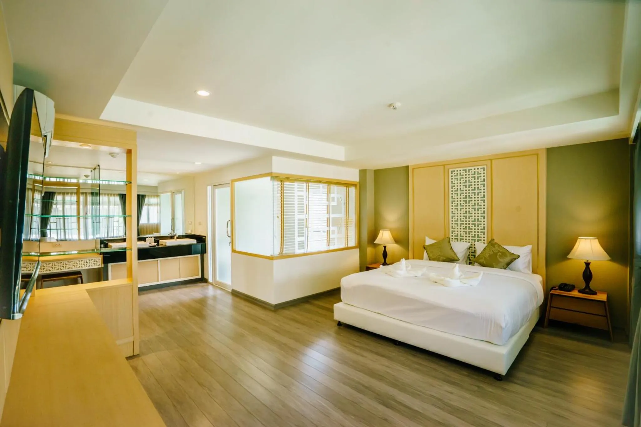 Day, Bed in Moon Dragon Hotel