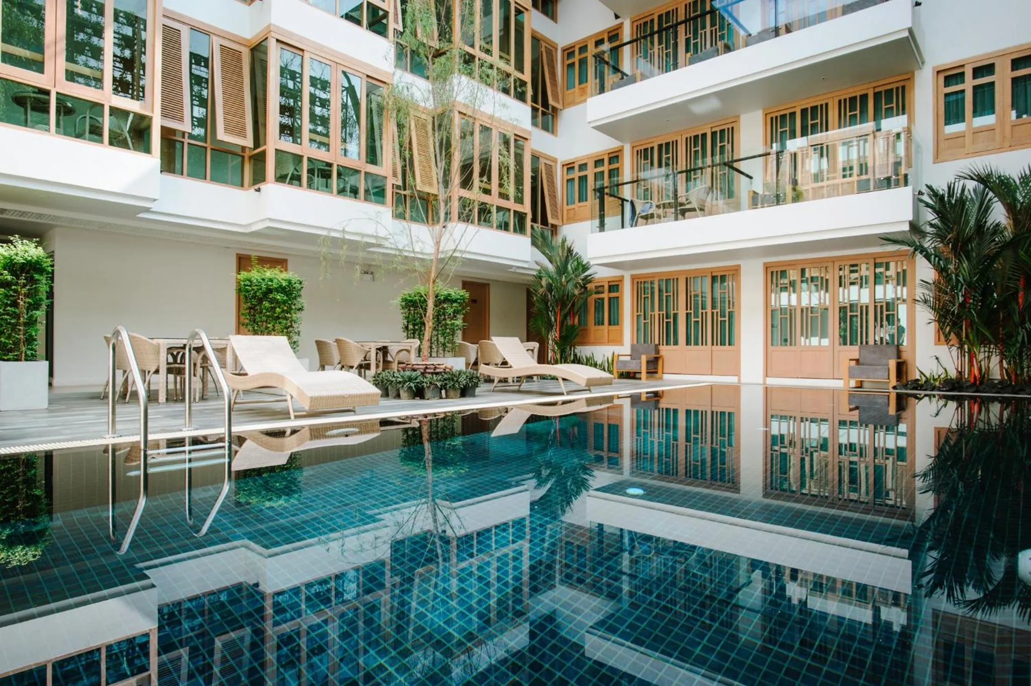 Swimming pool in Moon Dragon Hotel