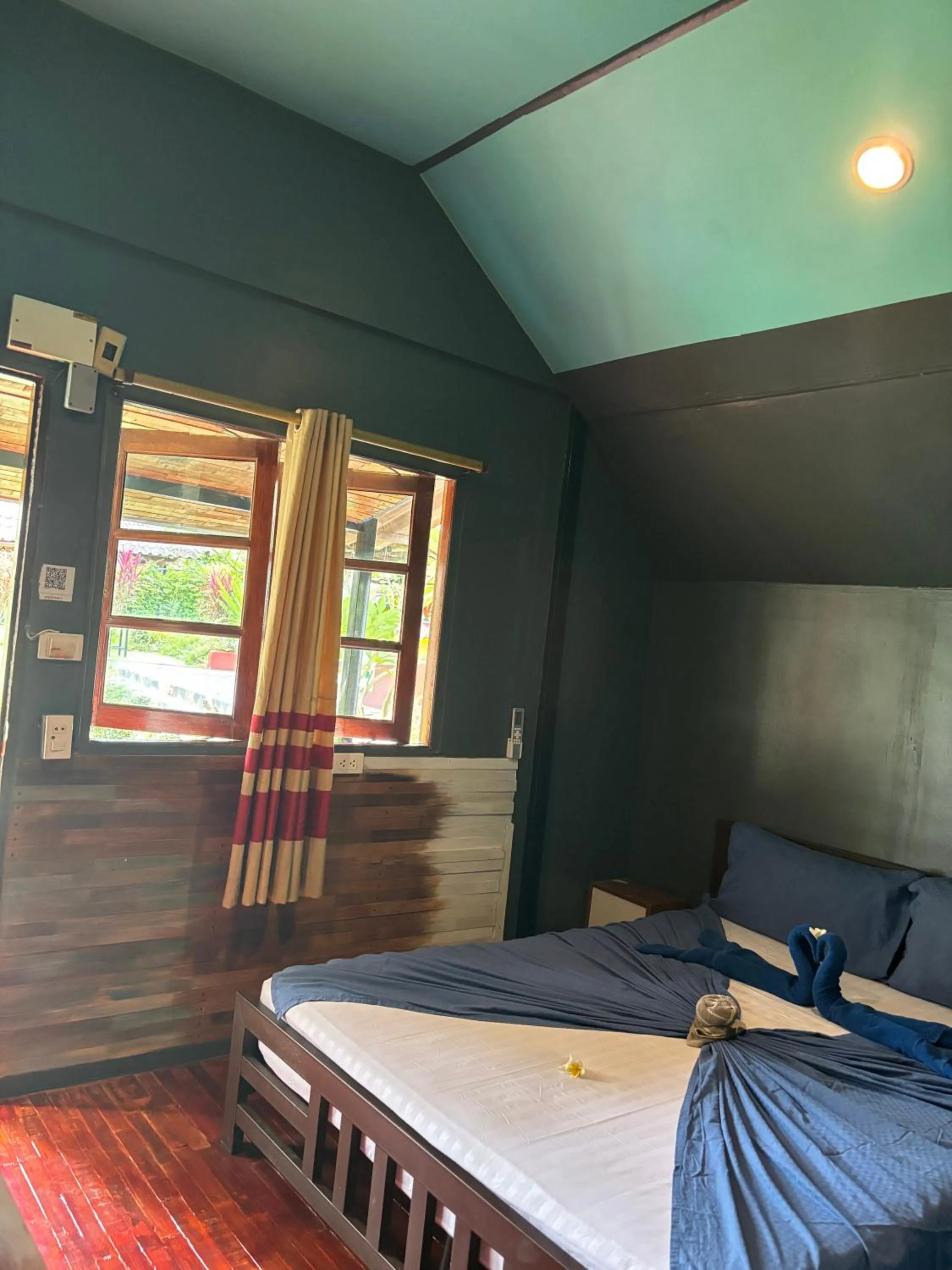 Bedroom, Bed in Grand Tree