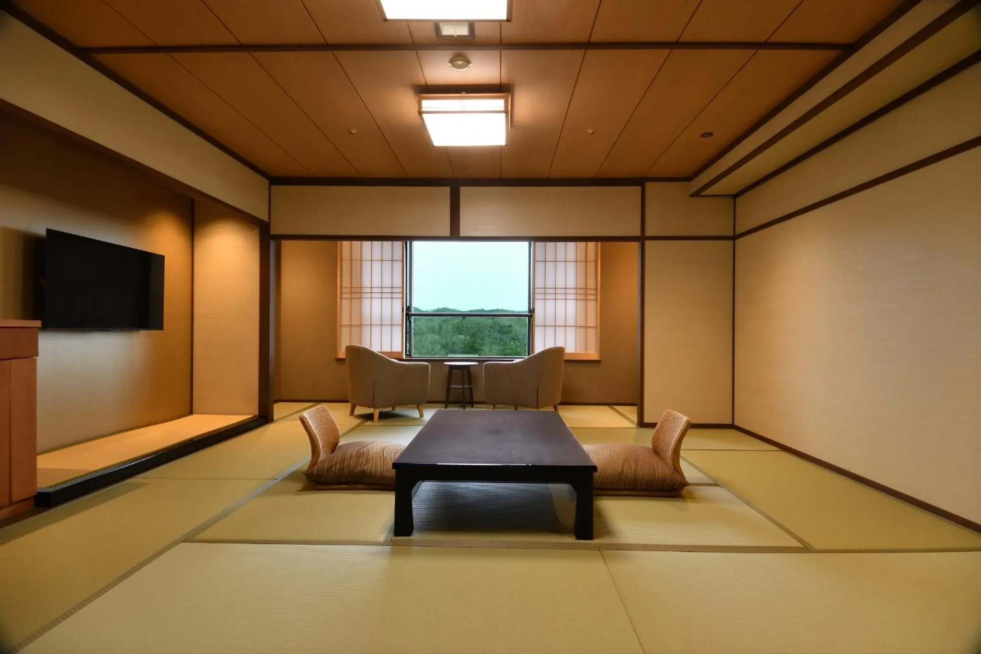 Photo of the whole room in Yunogo Onsen HOTEL YUNOMORI BISYUNKAKU