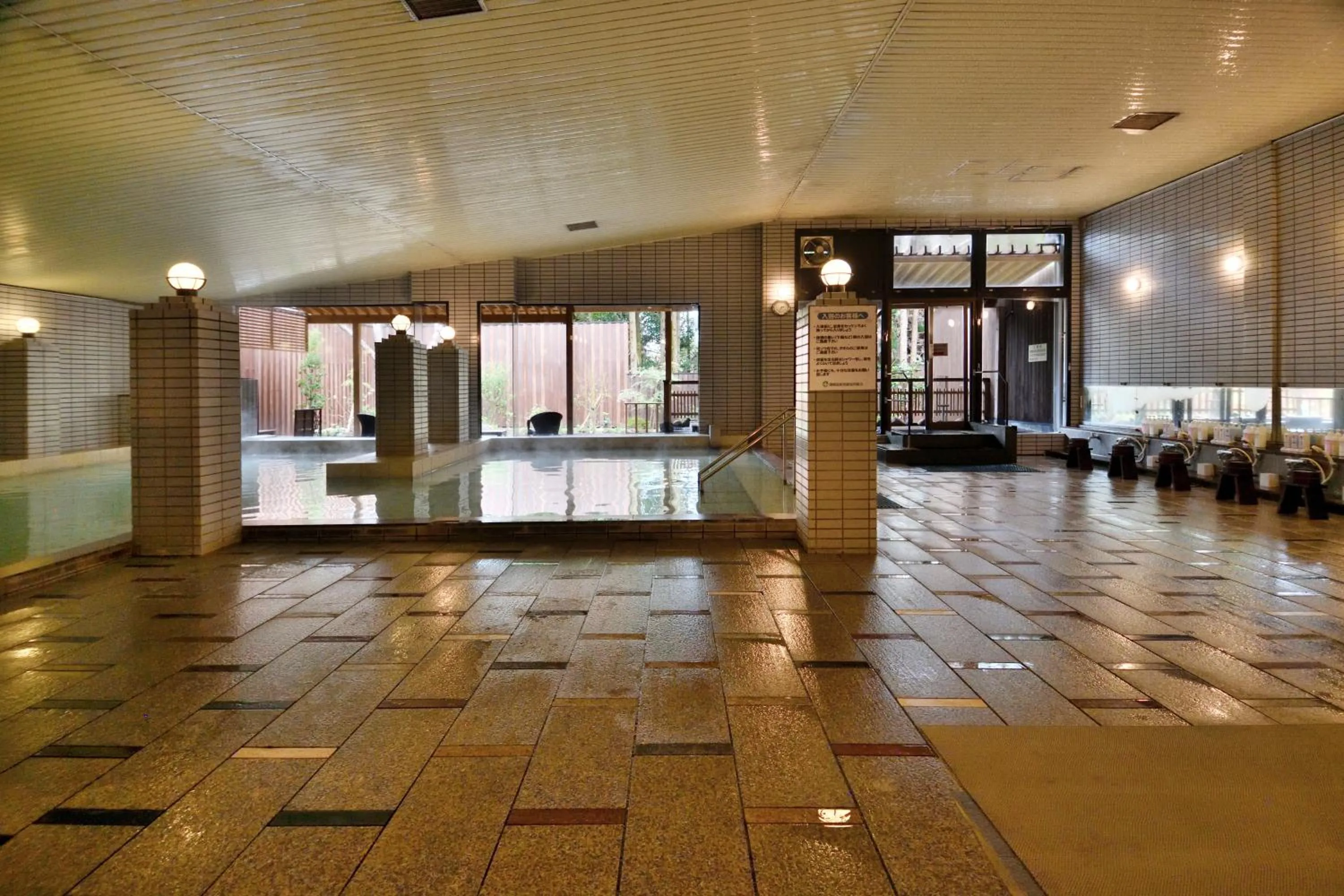 Public Bath in Yunogo Onsen HOTEL YUNOMORI BISYUNKAKU