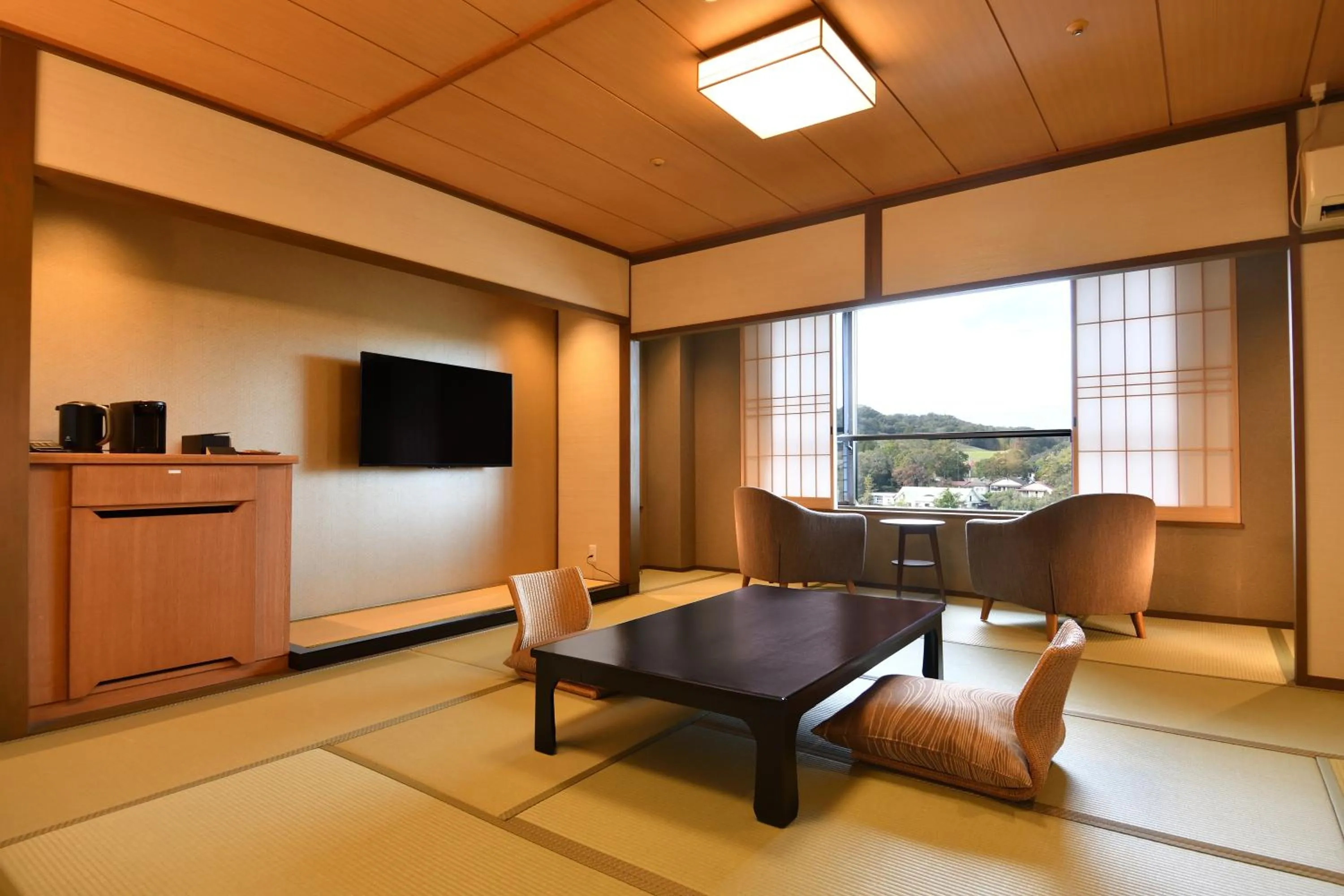 Photo of the whole room in Yunogo Onsen HOTEL YUNOMORI BISYUNKAKU