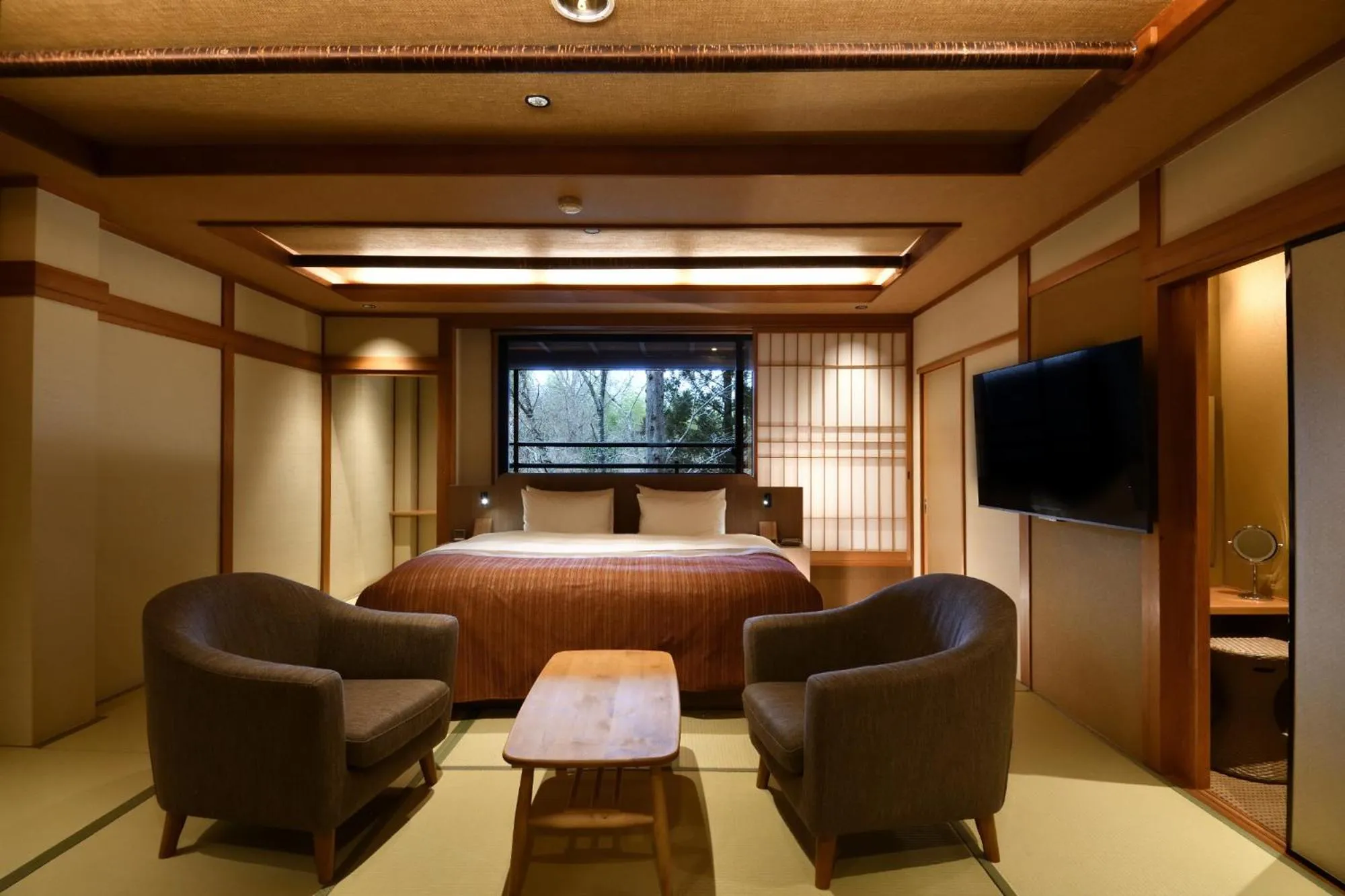 Photo of the whole room in Yunogo Onsen HOTEL YUNOMORI BISYUNKAKU