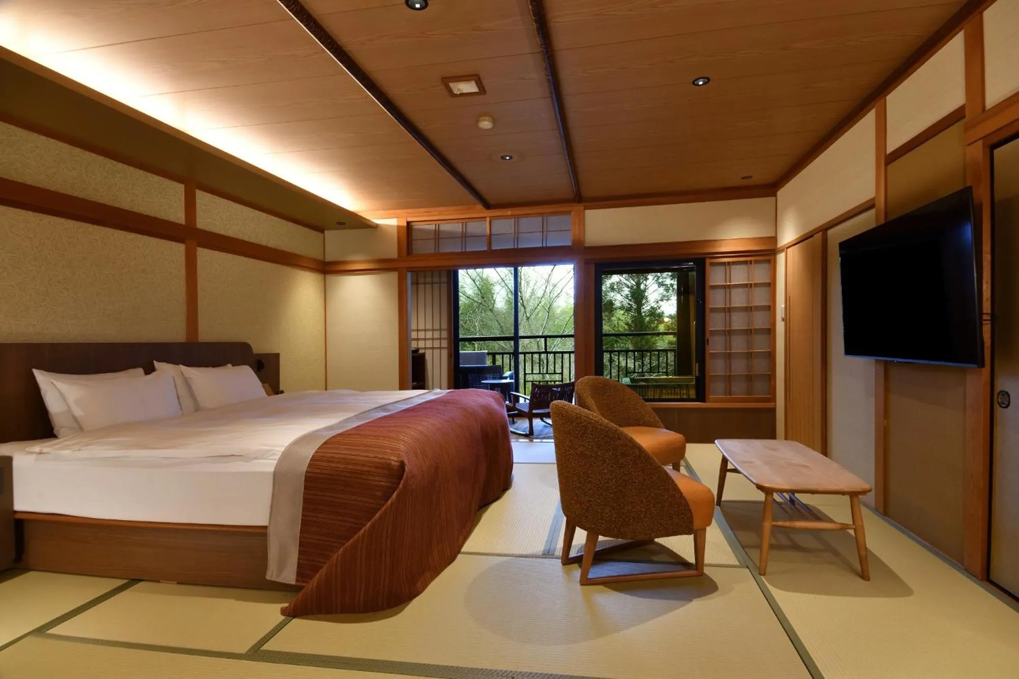 Photo of the whole room, Bed in Yunogo Onsen HOTEL YUNOMORI BISYUNKAKU